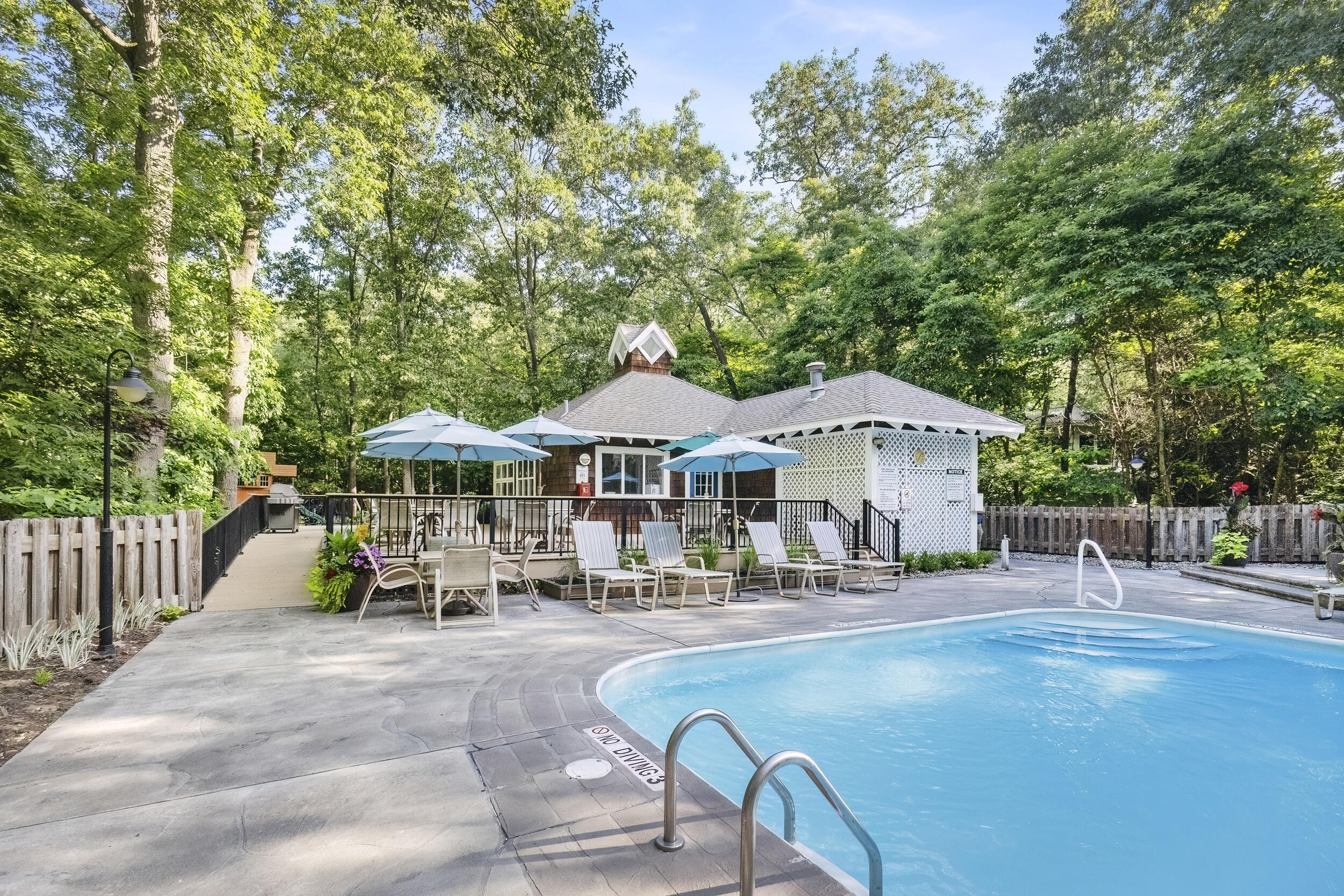 18581 Brook Hollow