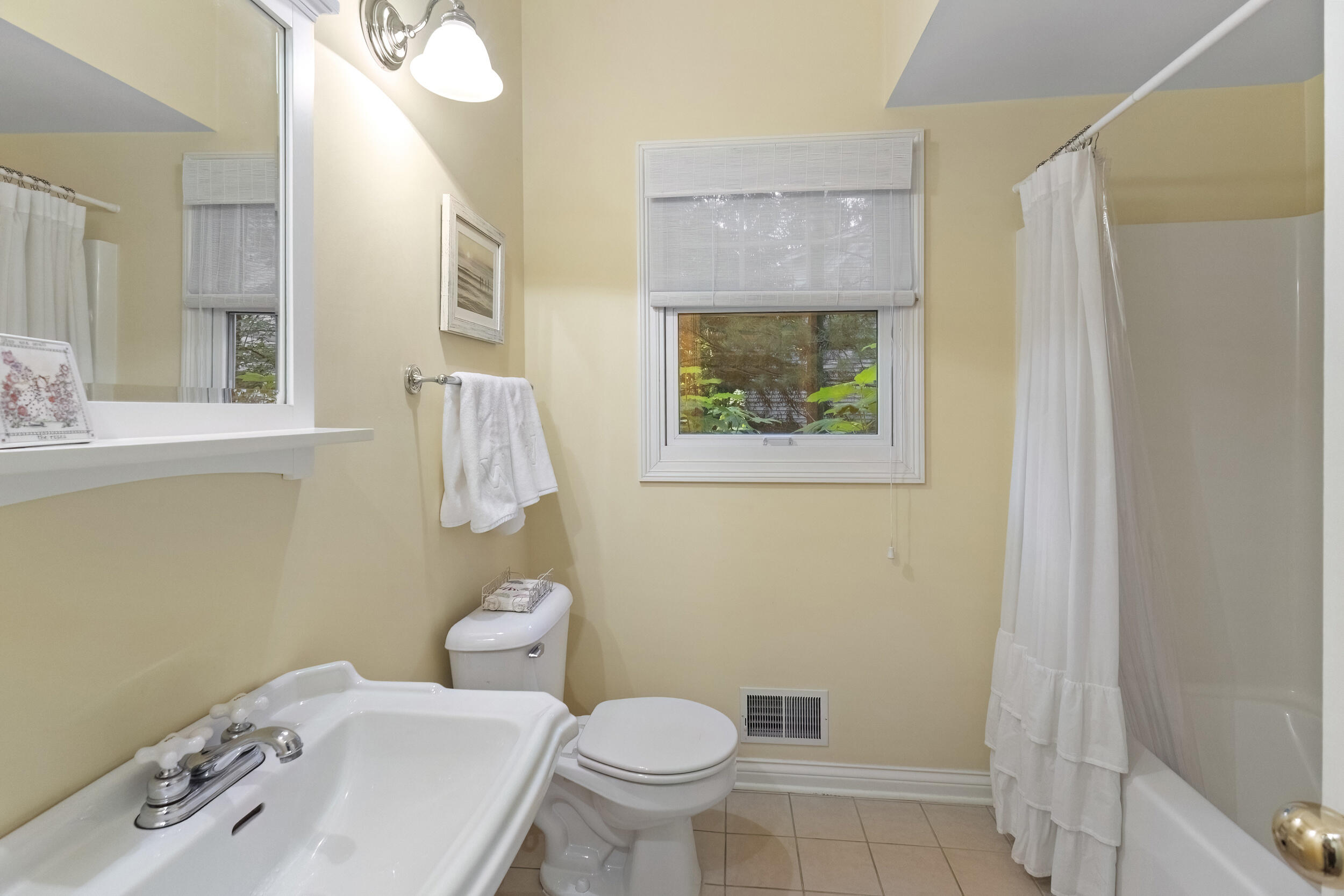 18581 Brook Hollow