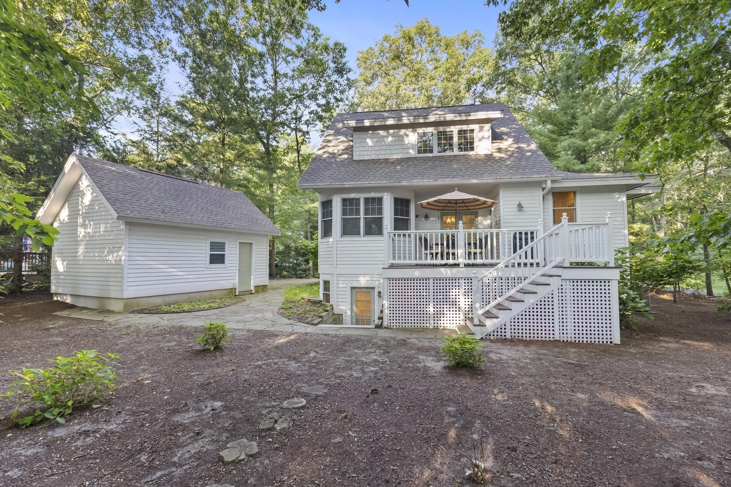 18581 Brook Hollow