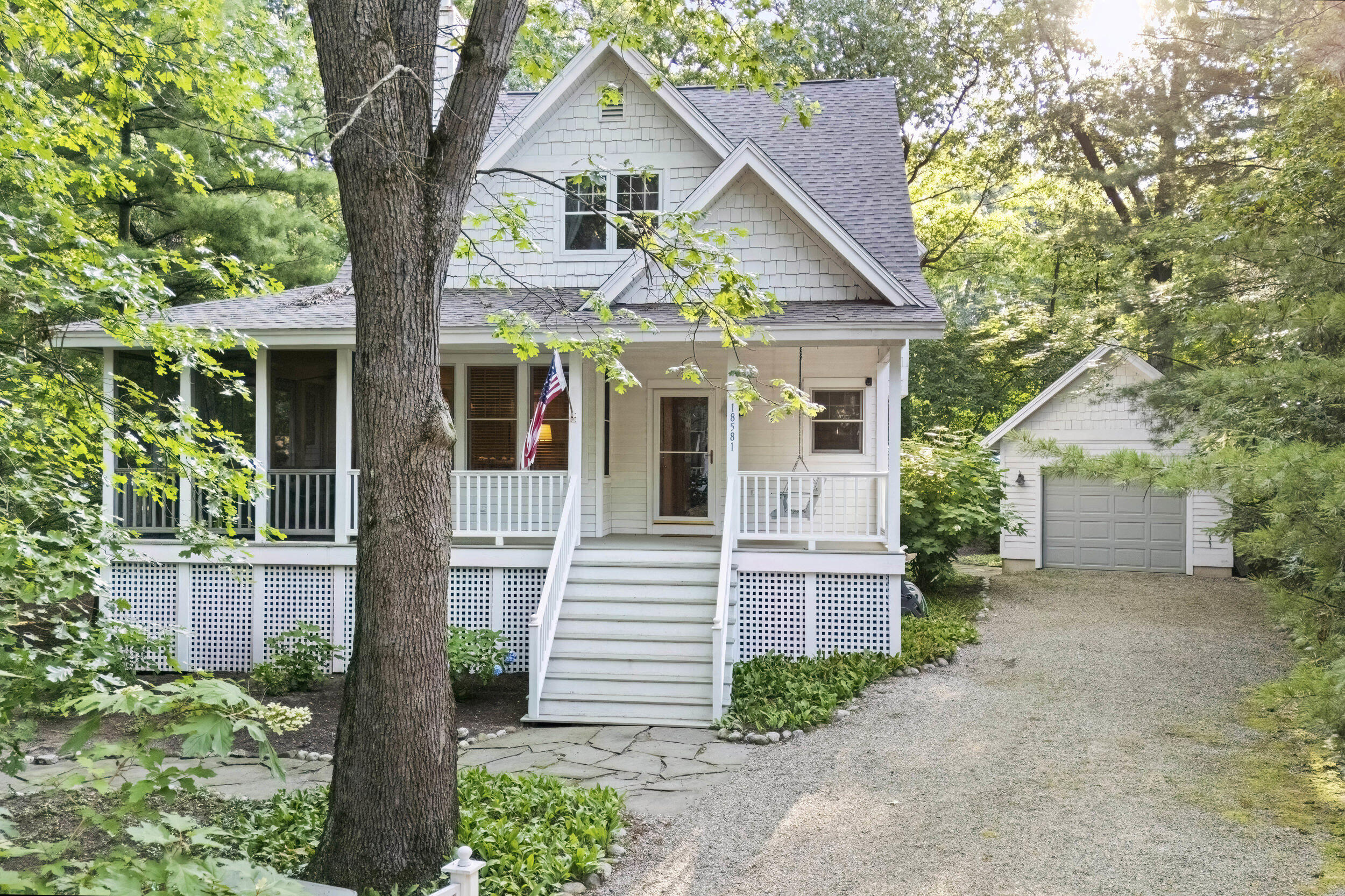 18581 Brook Hollow