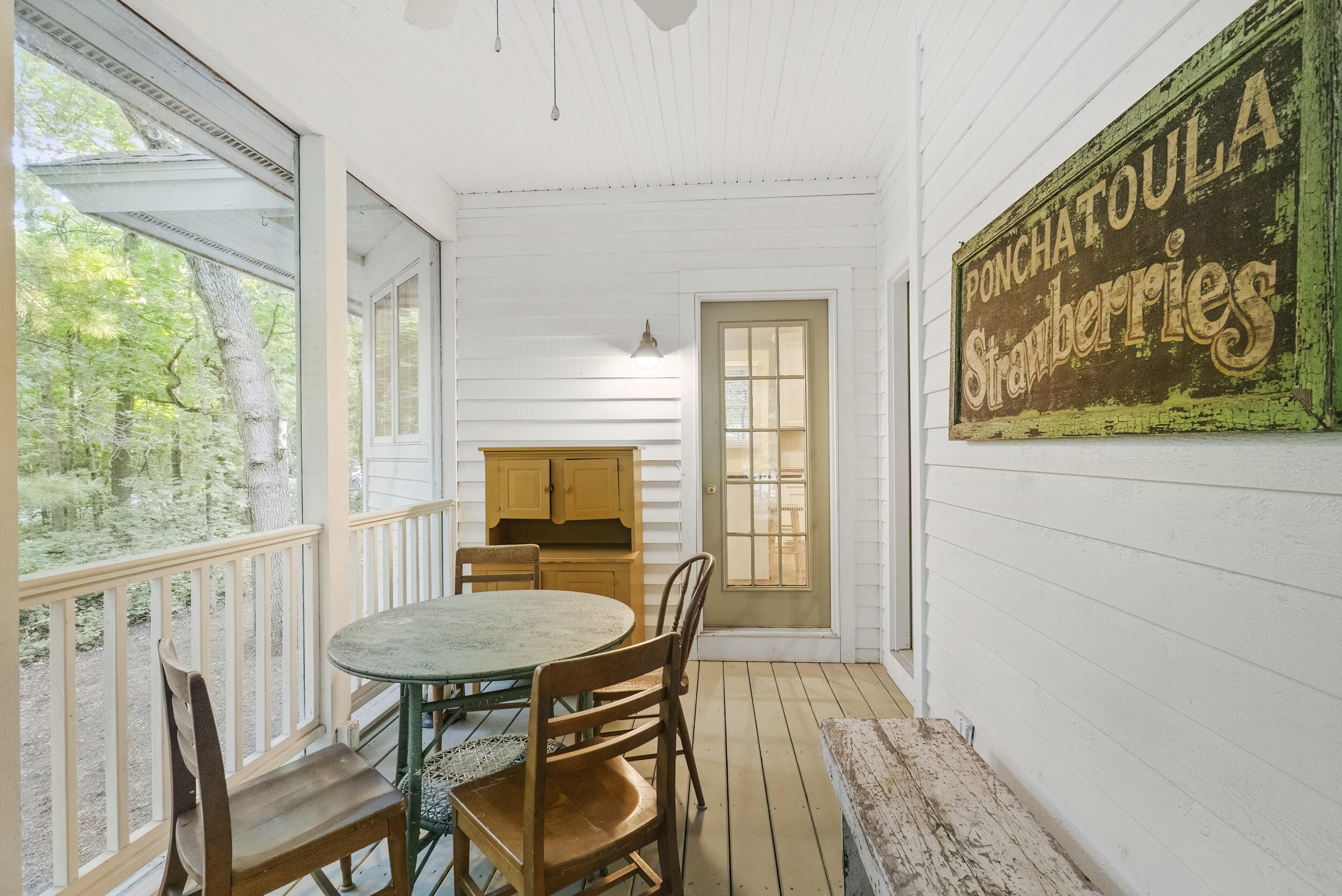 18581 Brook Hollow