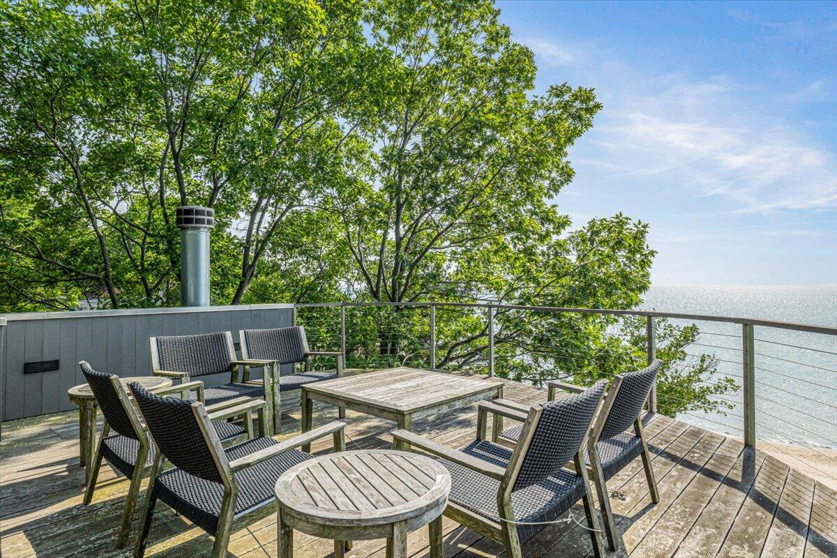 9182 Hemlock Lane