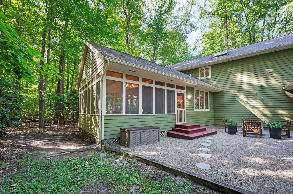 13855 Cherry Beach Road