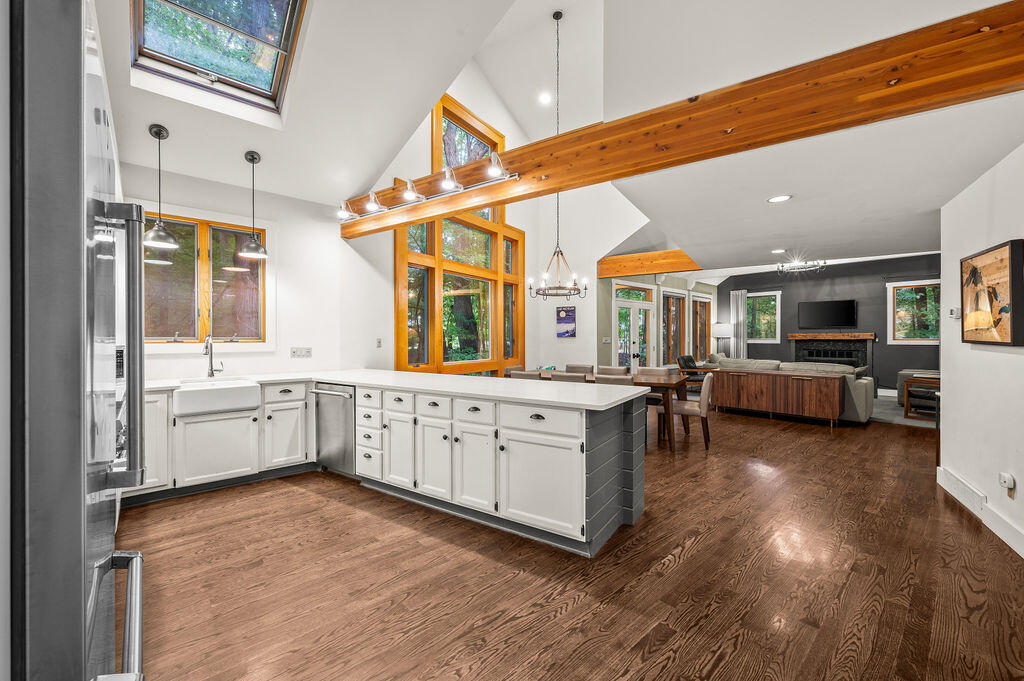 13855 Cherry Beach Road