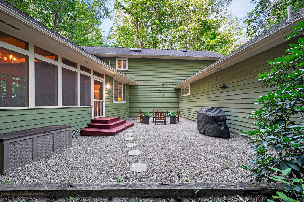 13855 Cherry Beach Road