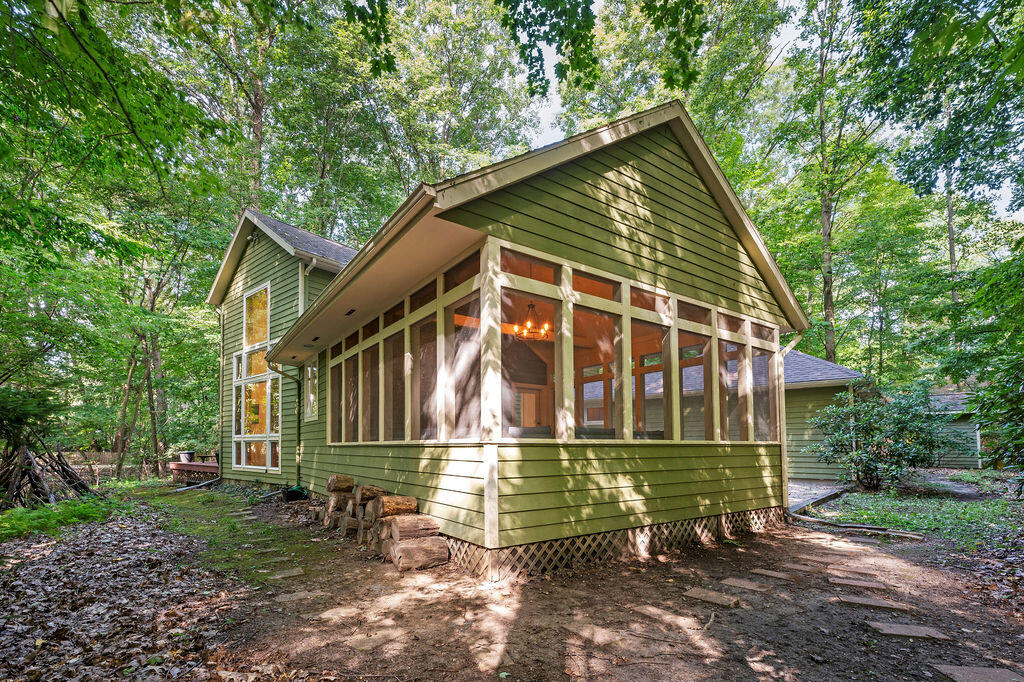 13855 Cherry Beach Road