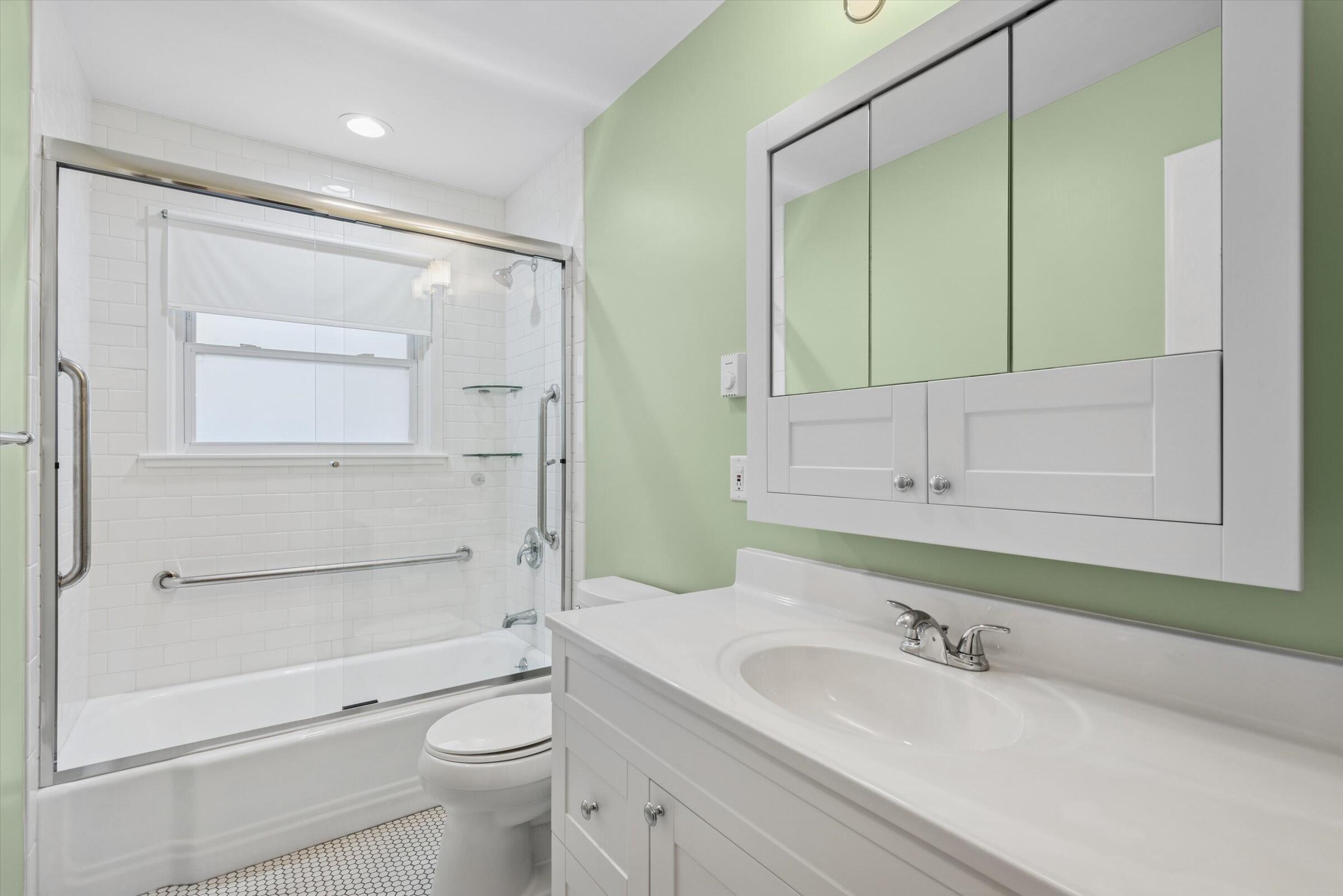 13935 Lakewood Drive