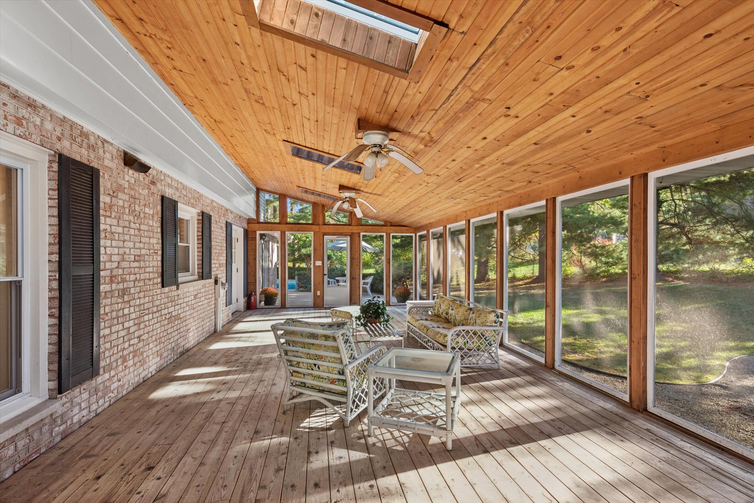 13935 Lakewood Drive