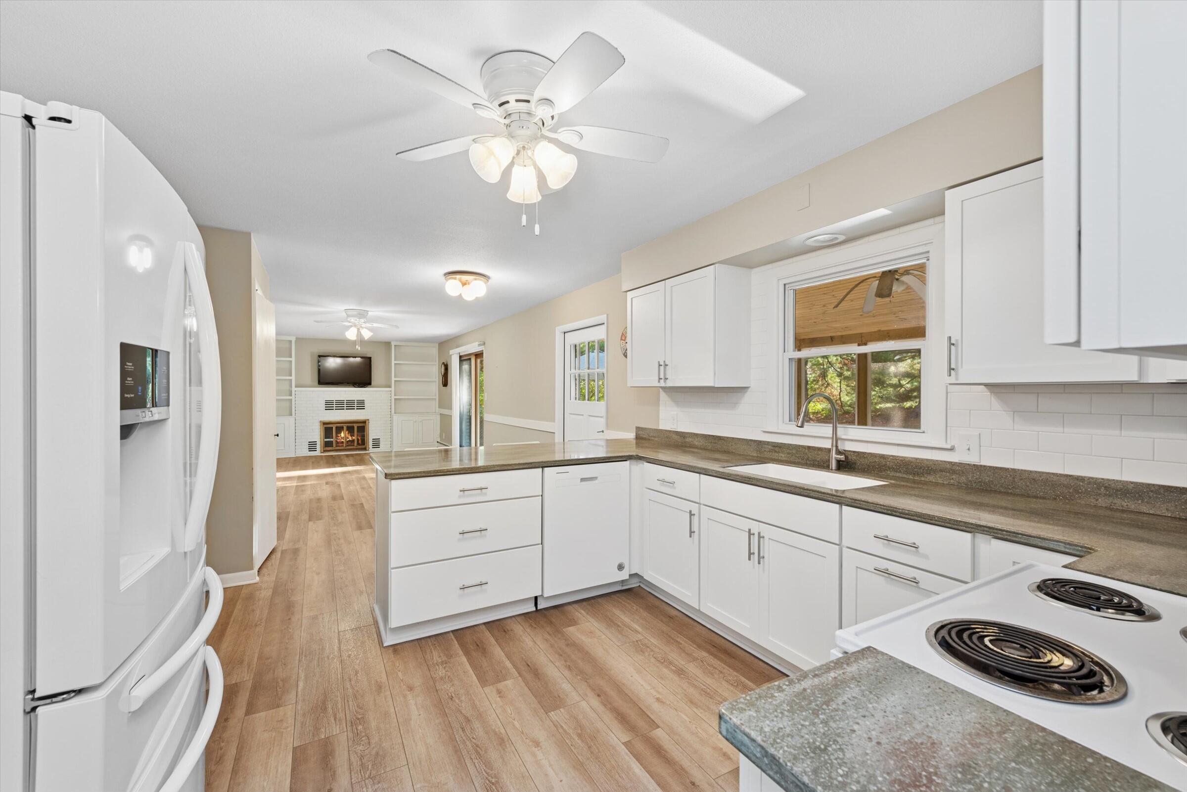 13935 Lakewood Drive