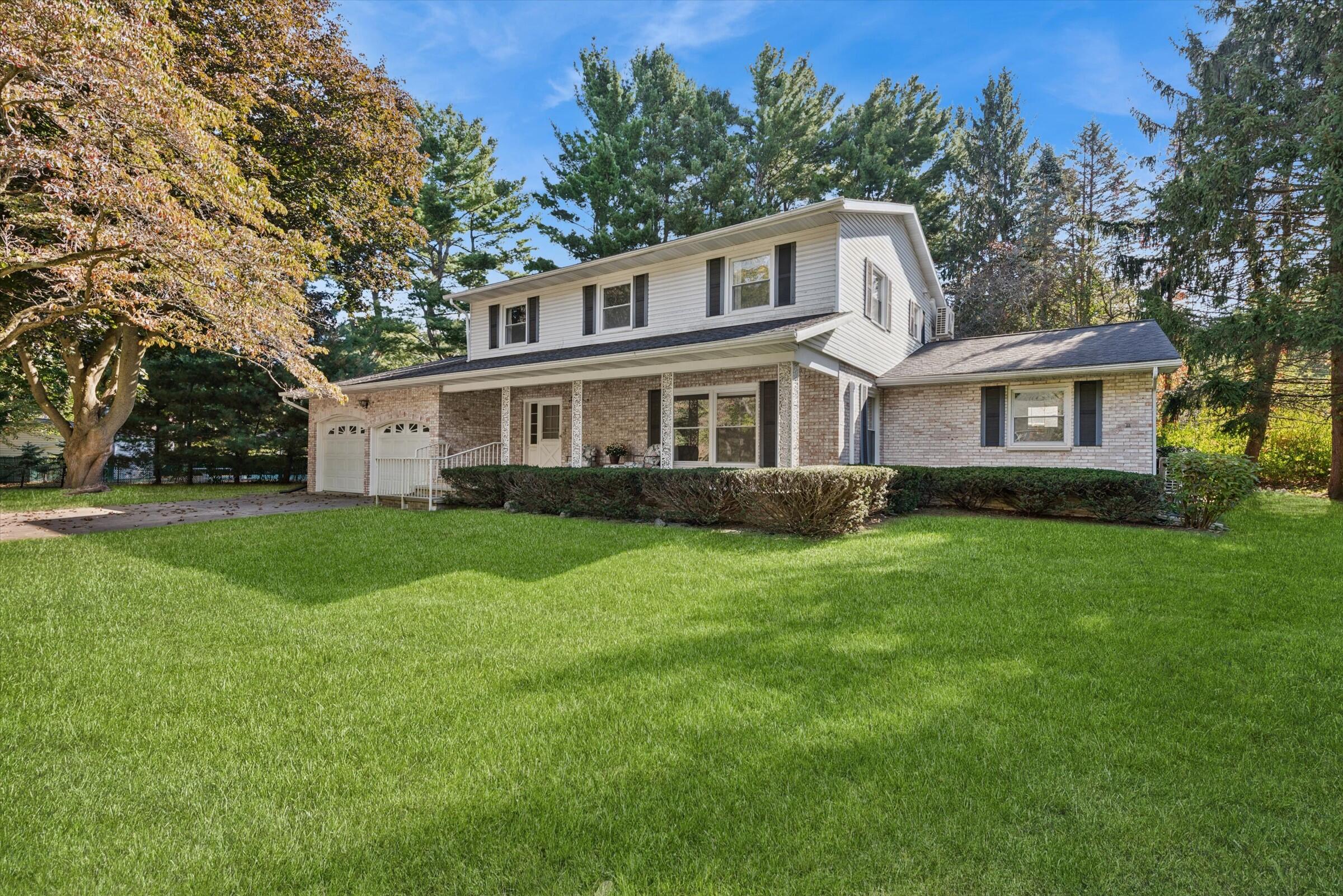 13935 Lakewood Drive