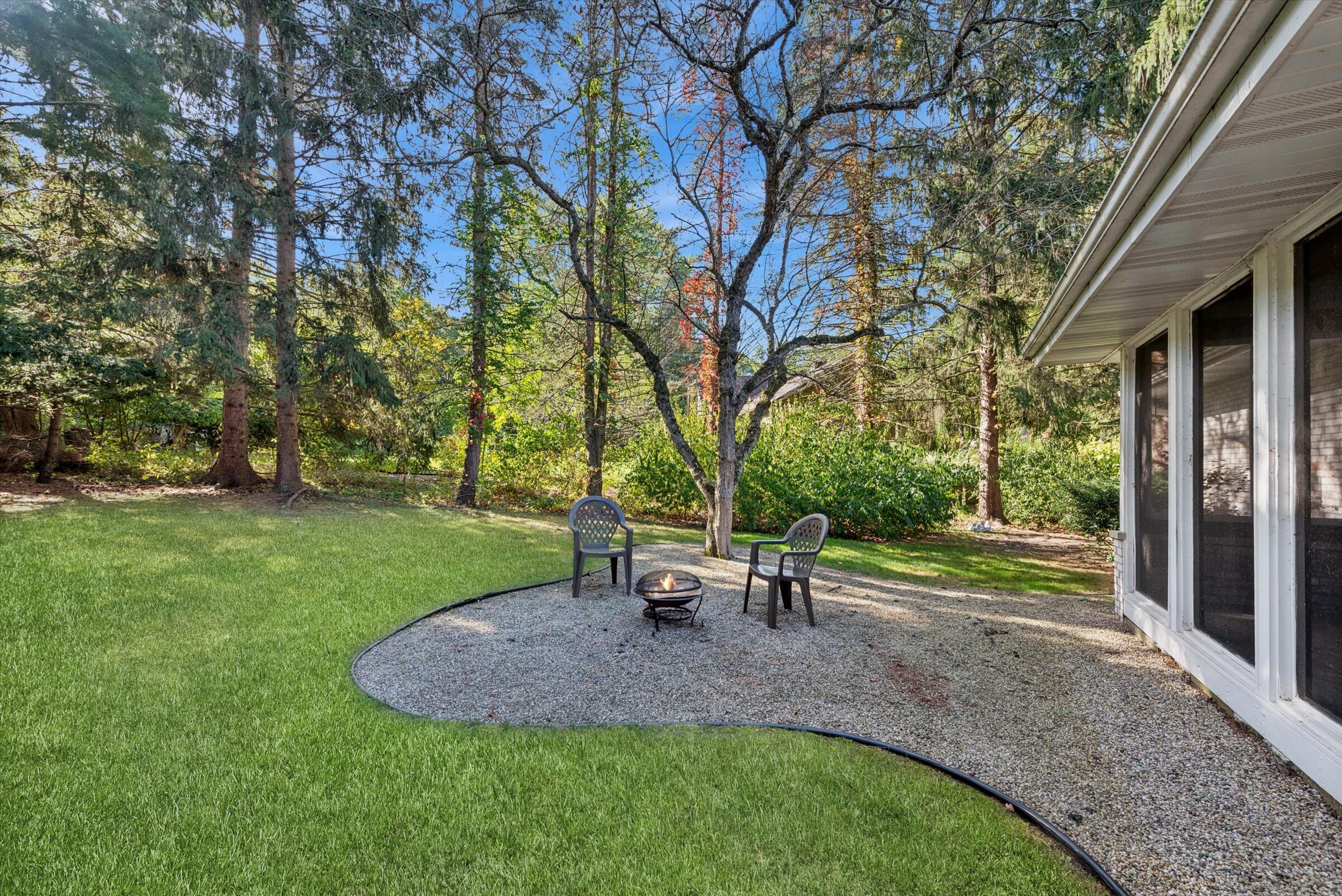 13935 Lakewood Drive