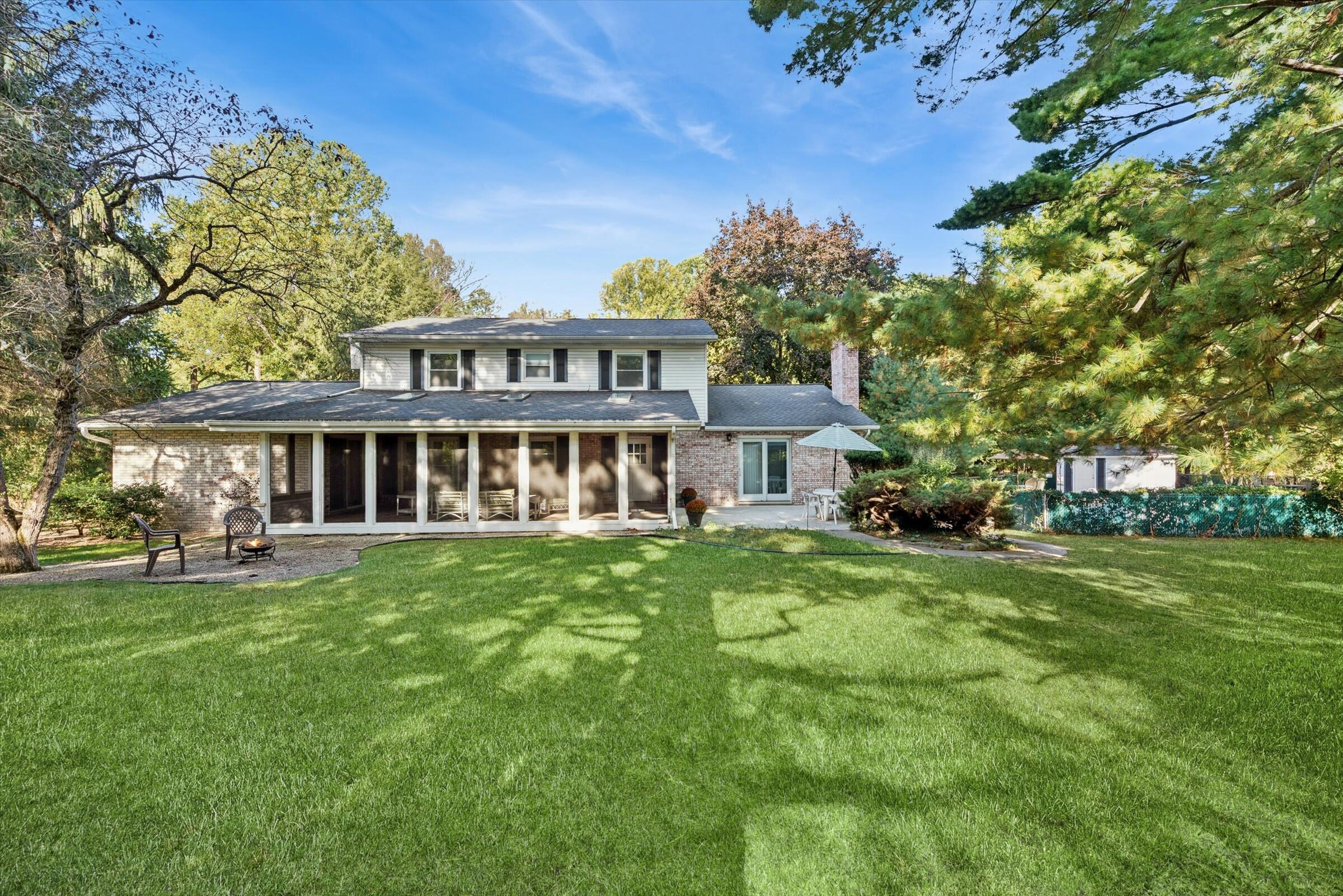 13935 Lakewood Drive