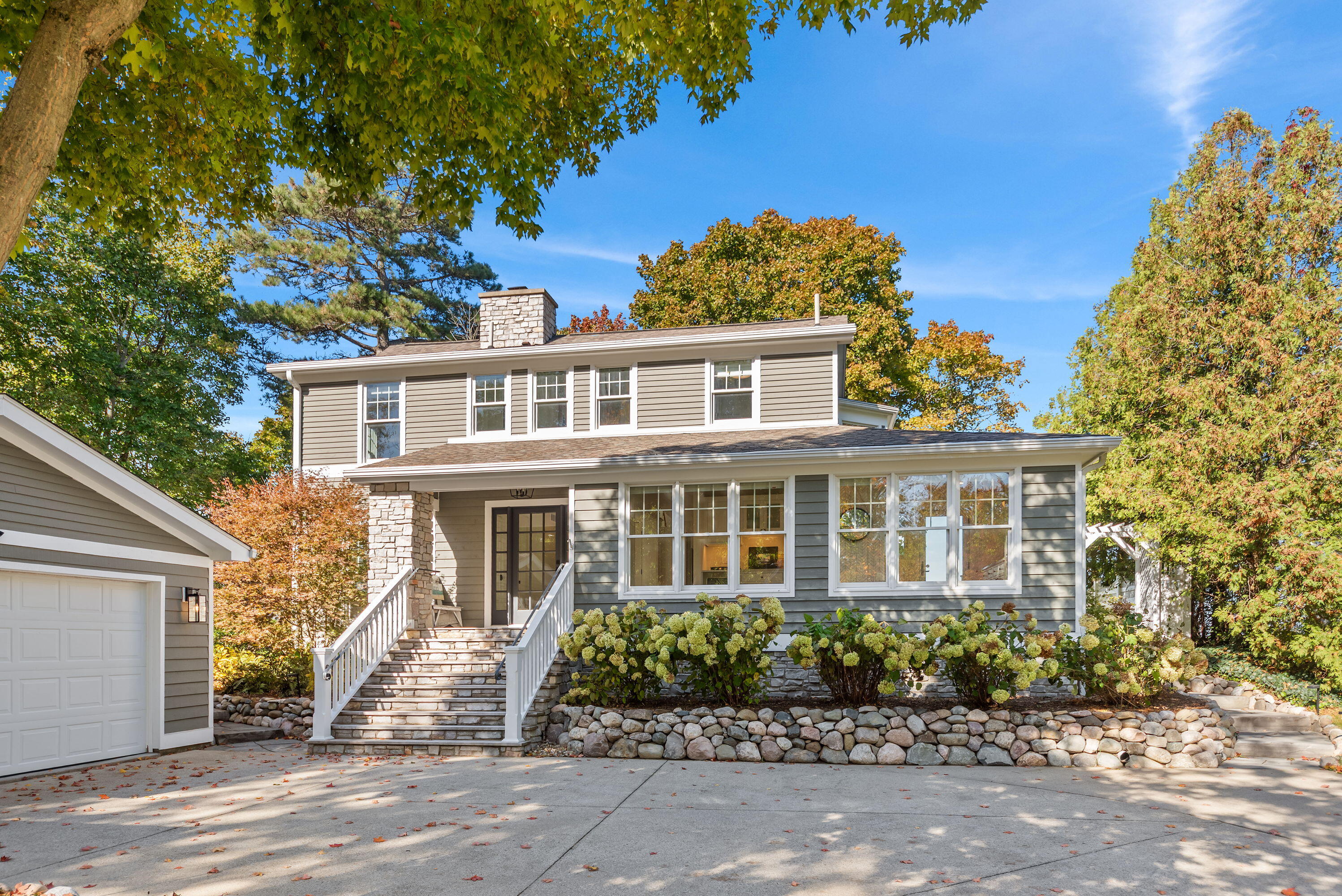 15800 Lakeshore Road