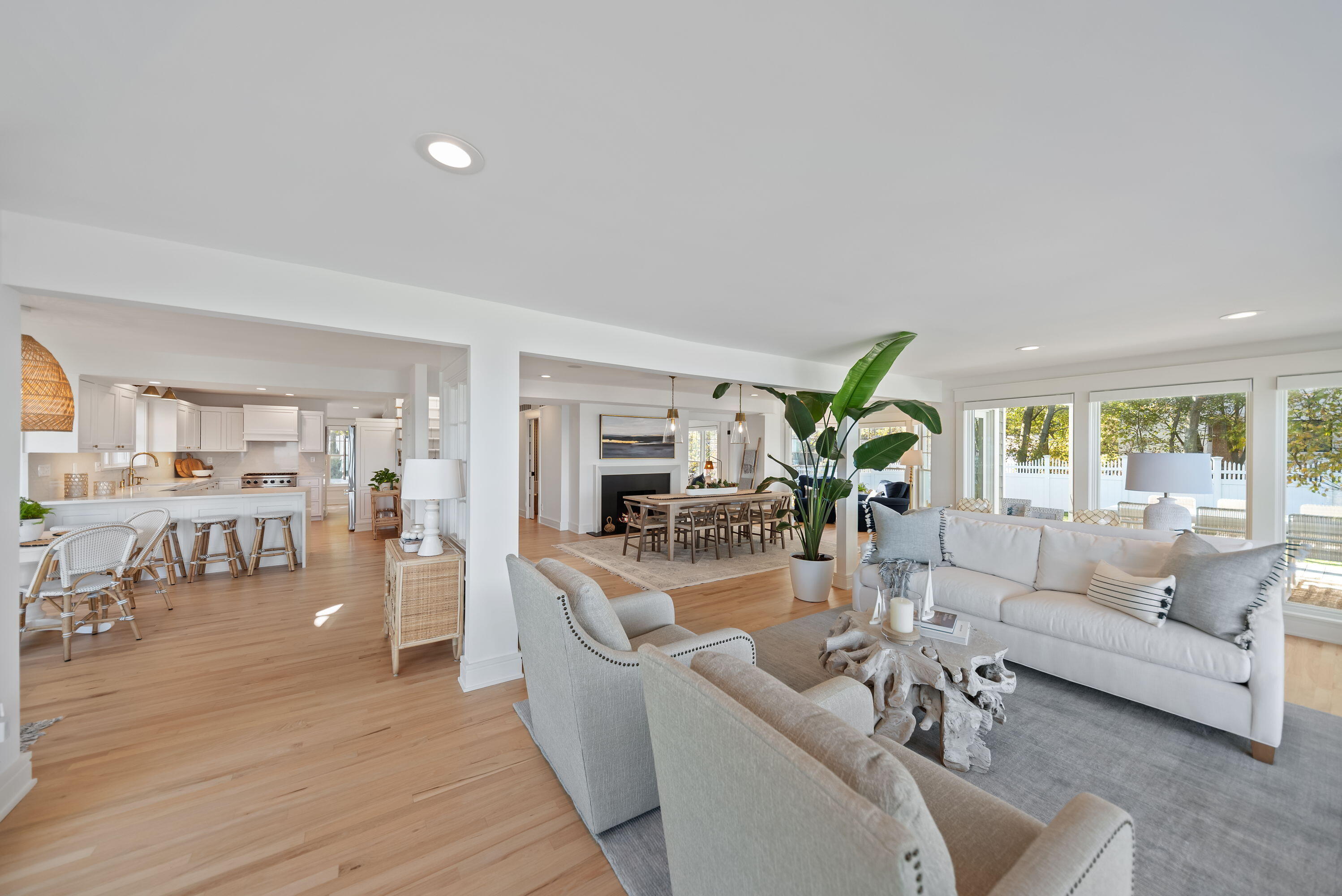 15800 Lakeshore Road