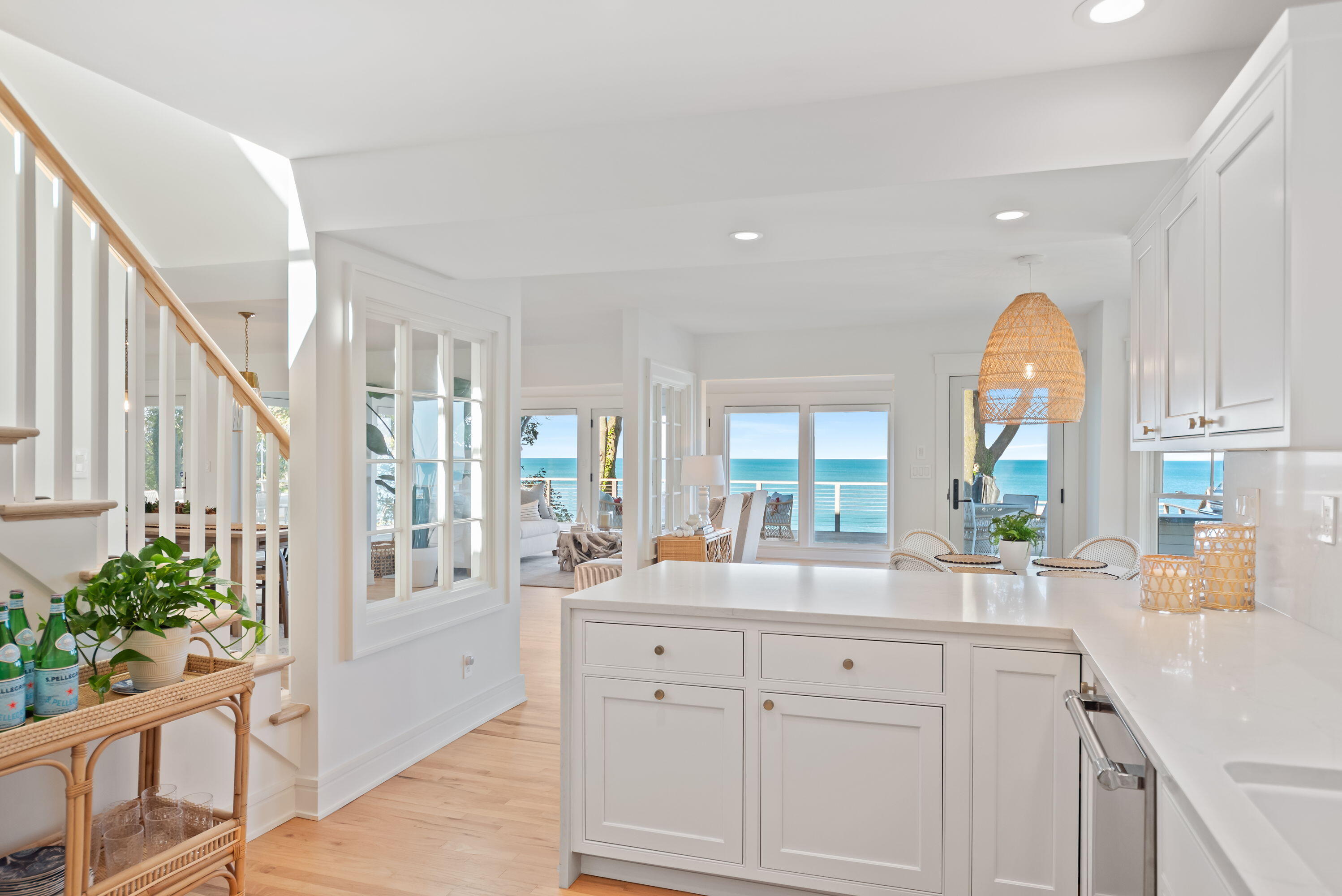 15800 Lakeshore Road