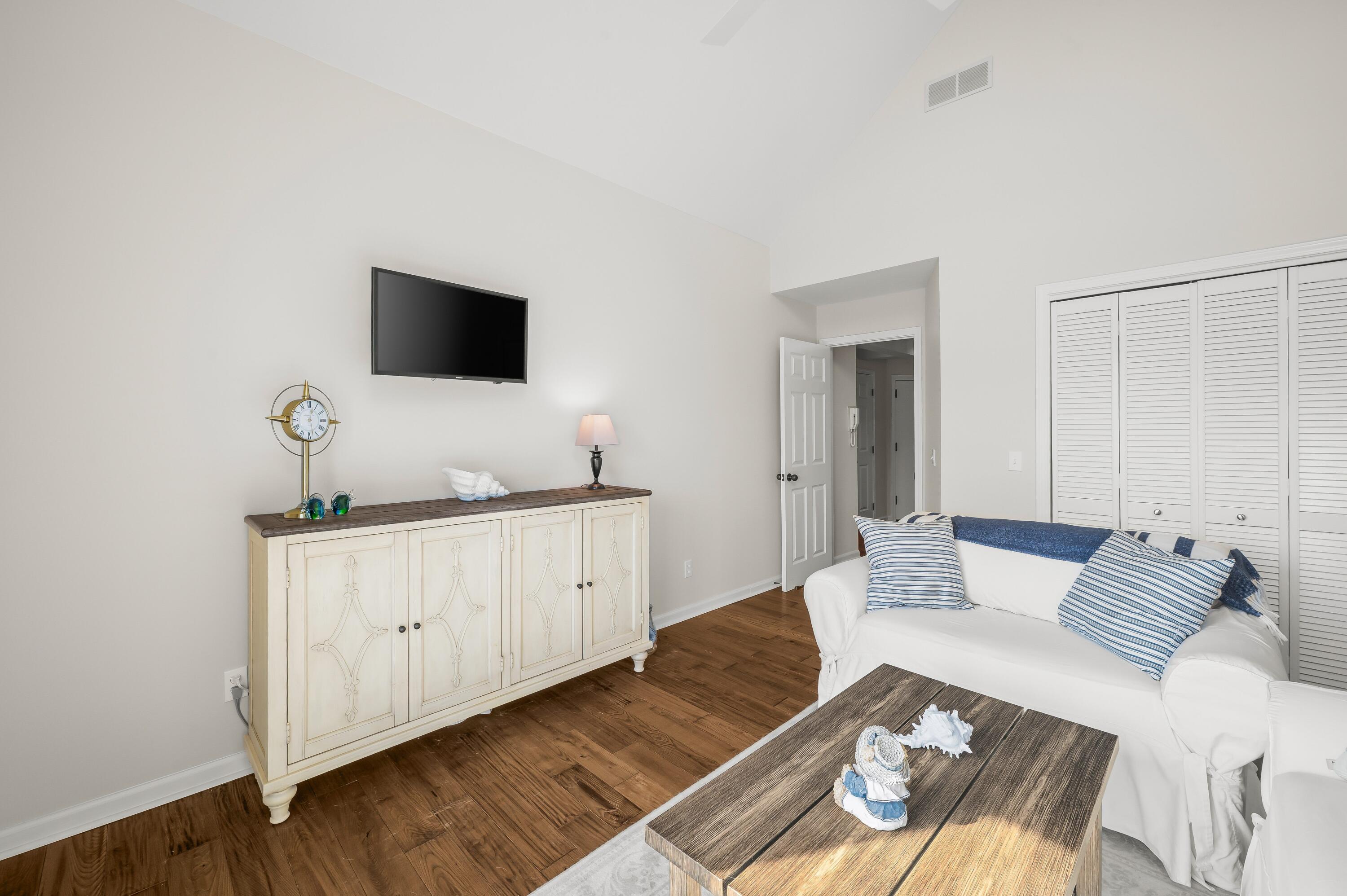 300 Oselka Drive 464