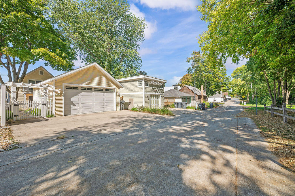 909 Lions Park Drive, St. Joseph