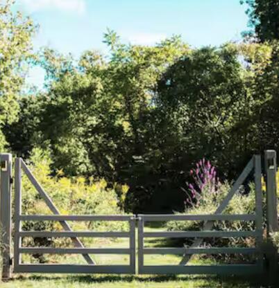 5553 Hidden Pond Lane