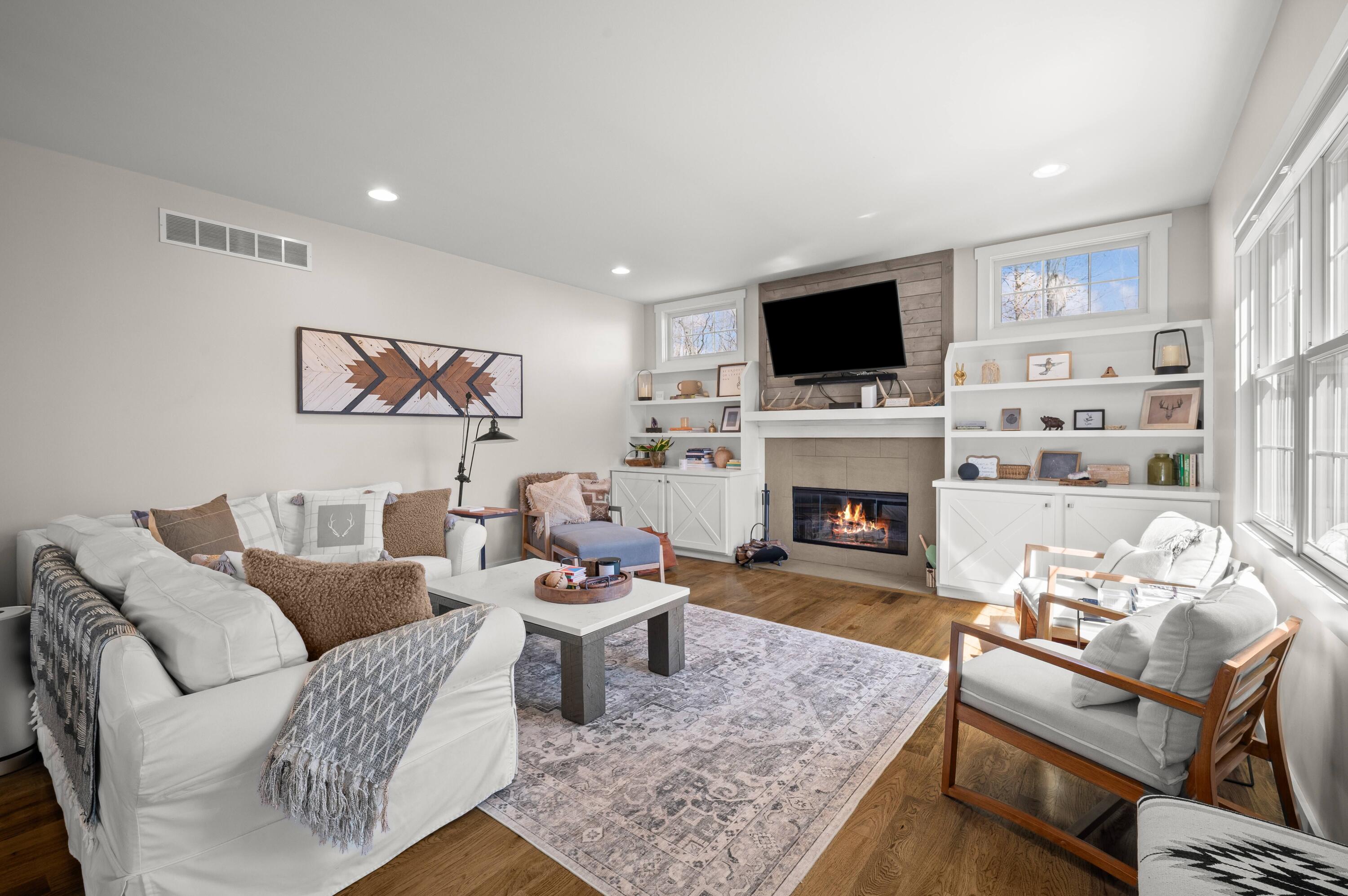 5553 Hidden Pond Lane