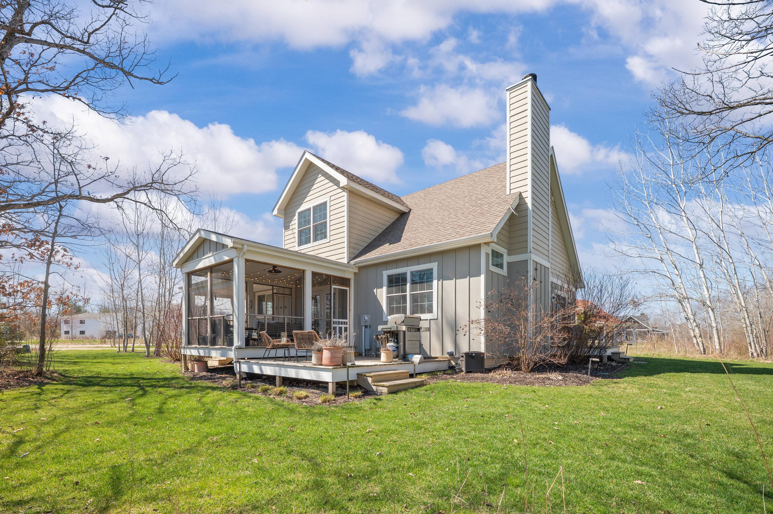 5553 Hidden Pond Lane