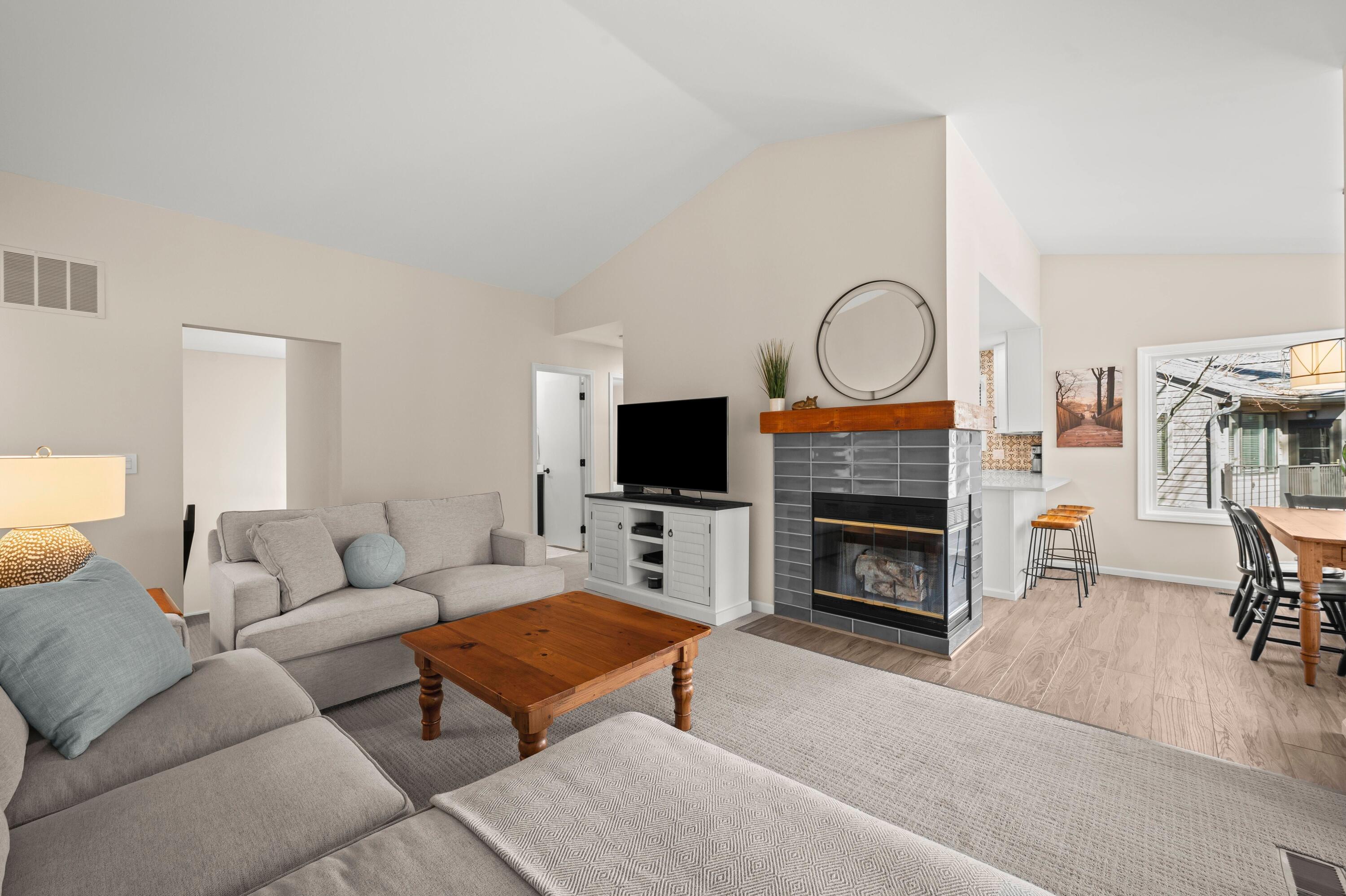 1501 W Water Street 61