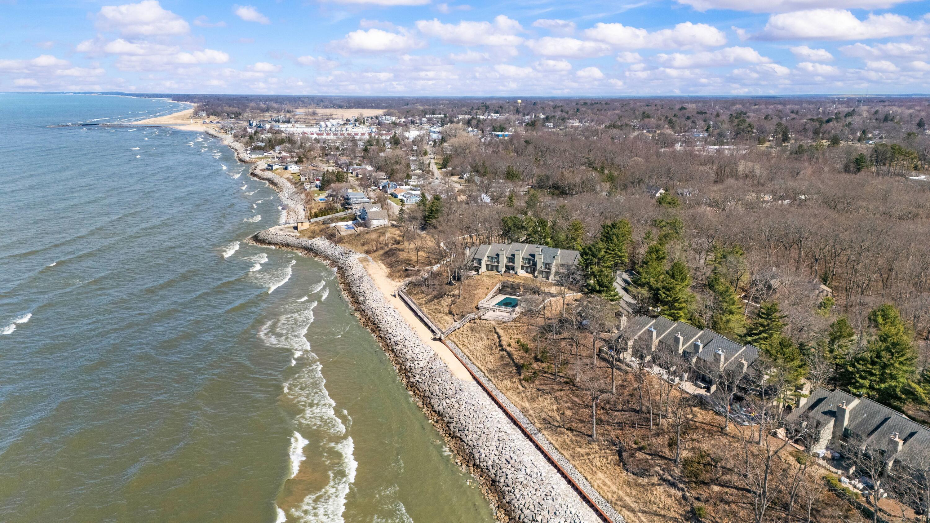 1501 W Water Street 61