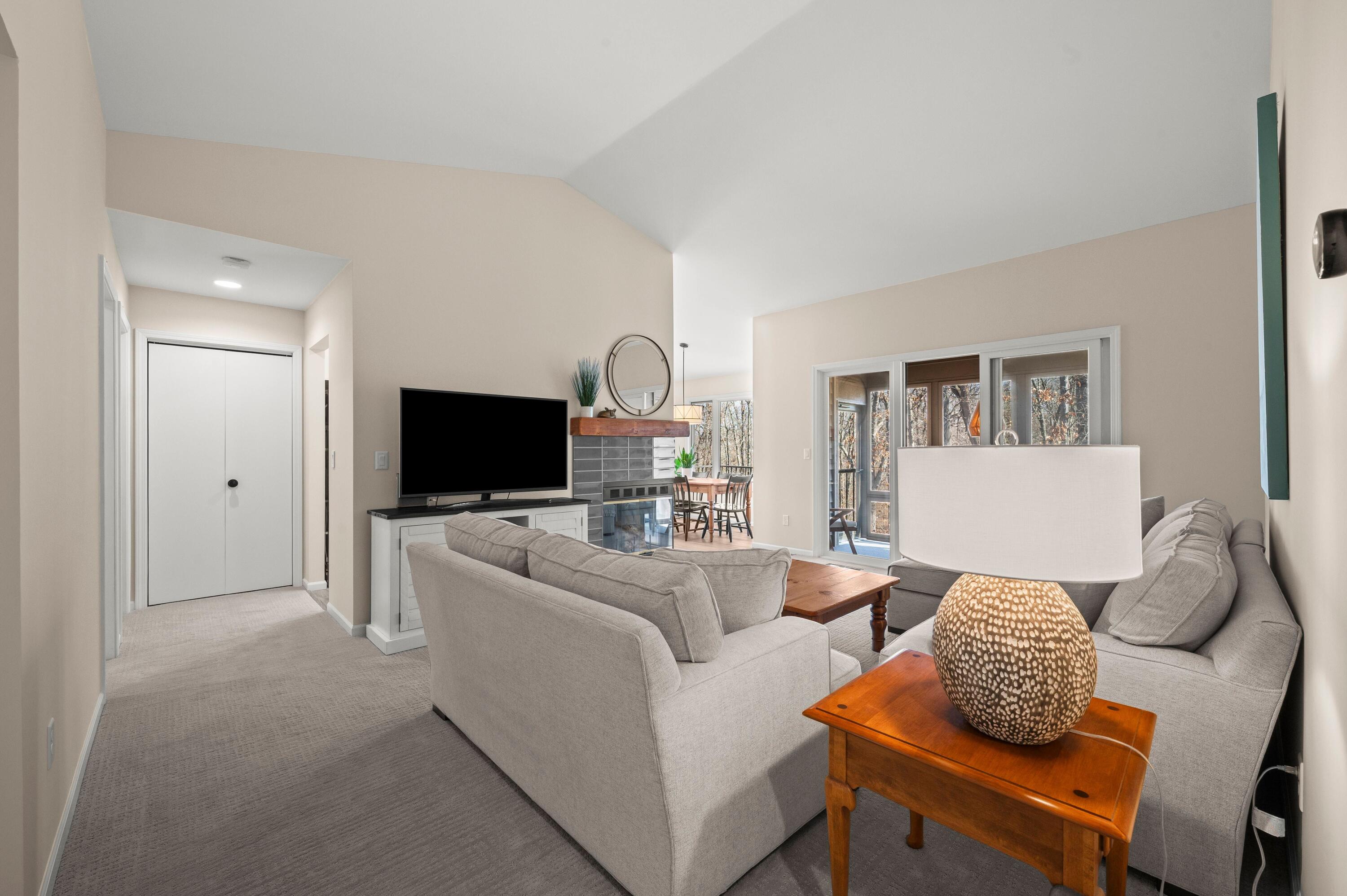 1501 W Water Street 61