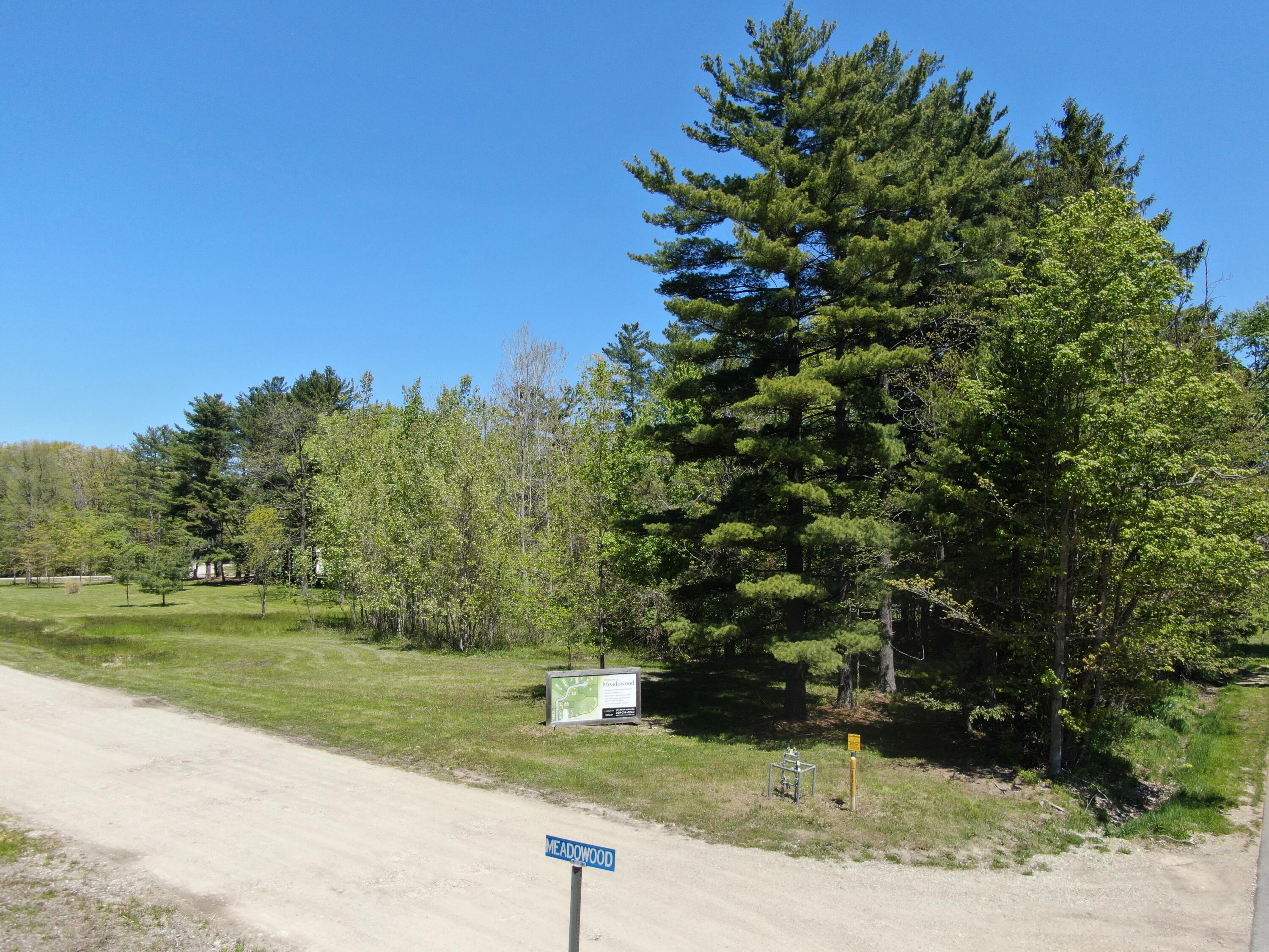 12 Meadowood Lane