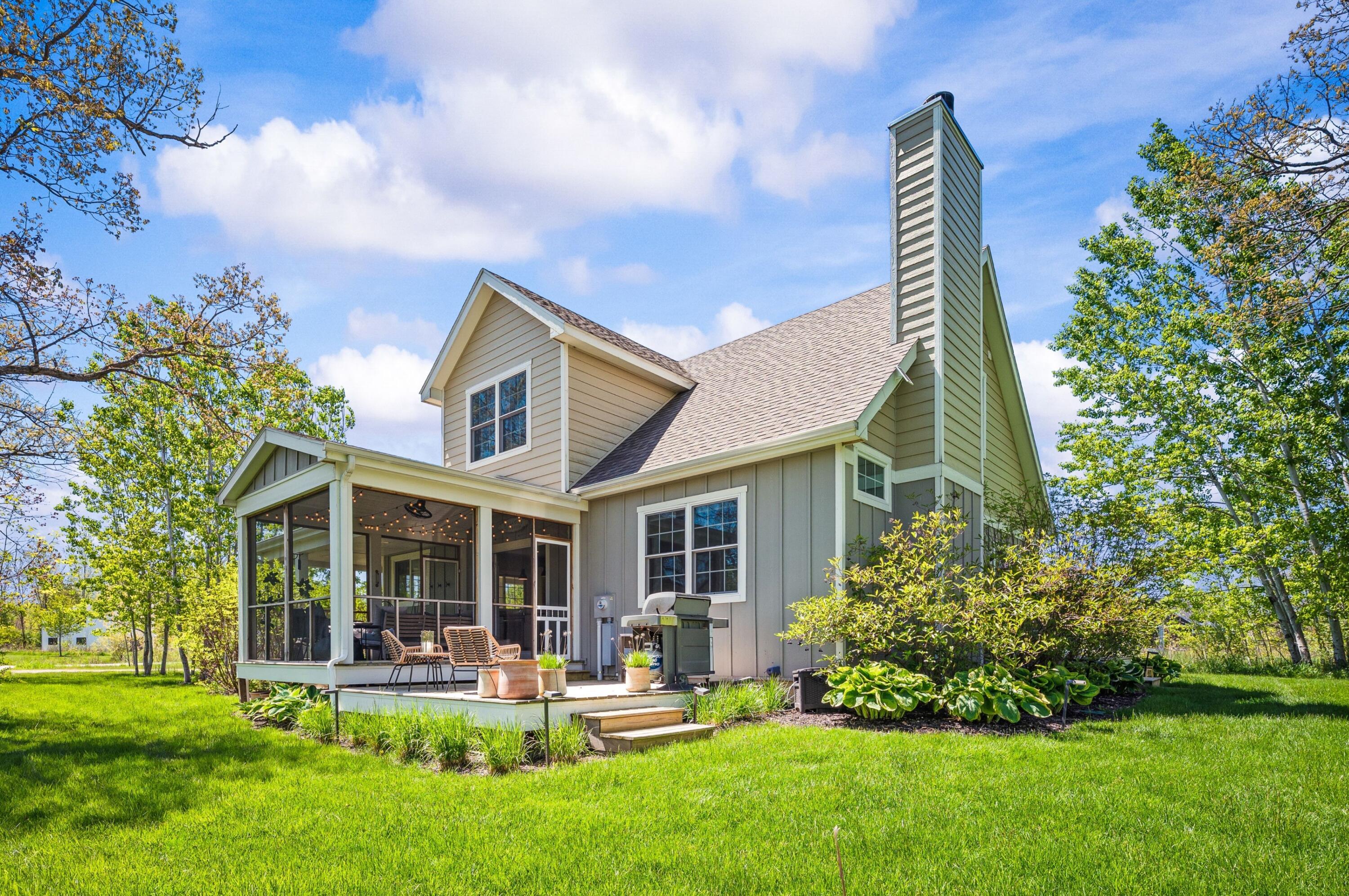 5553 Hidden Pond Lane