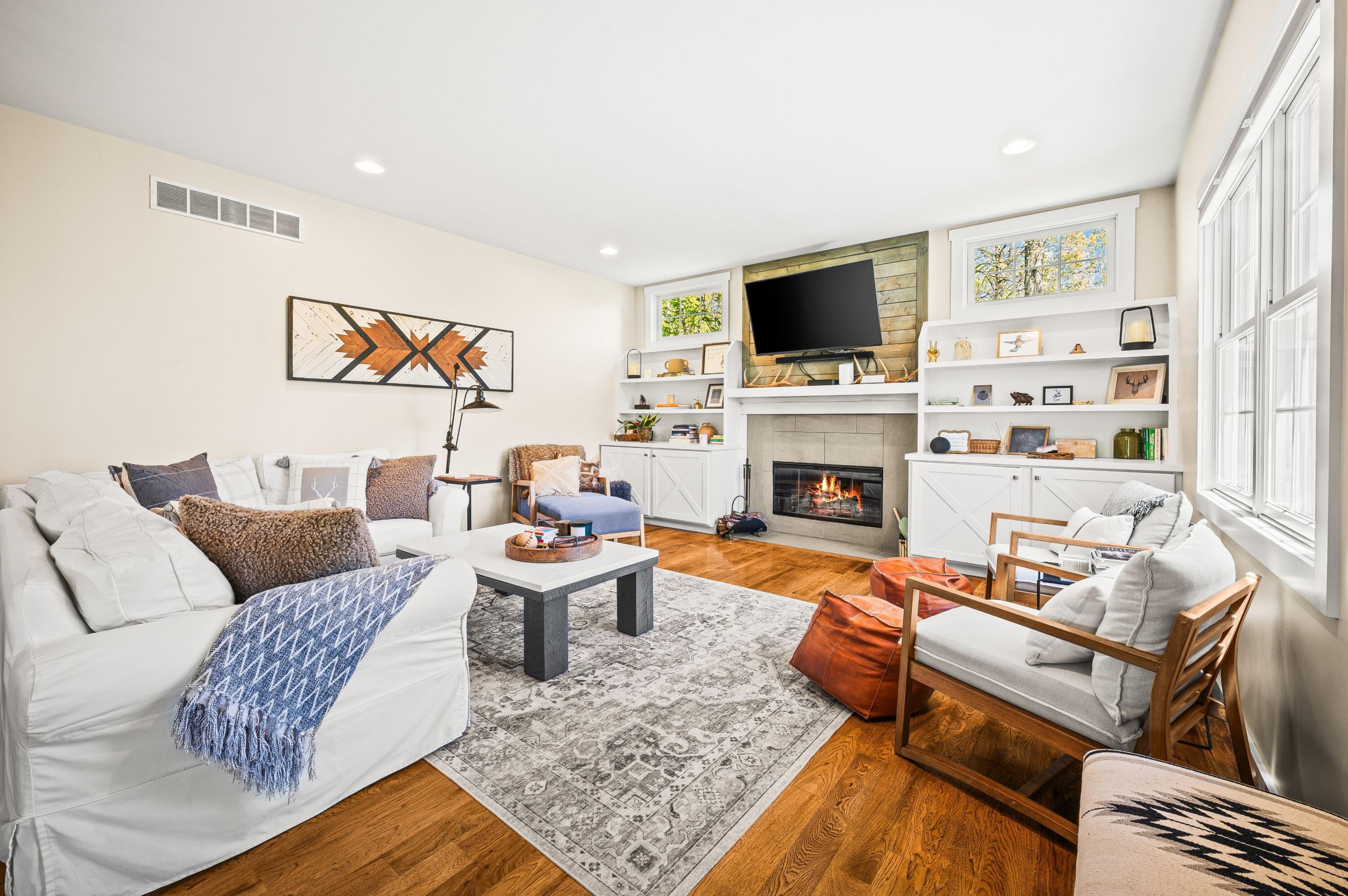 5553 Hidden Pond Lane