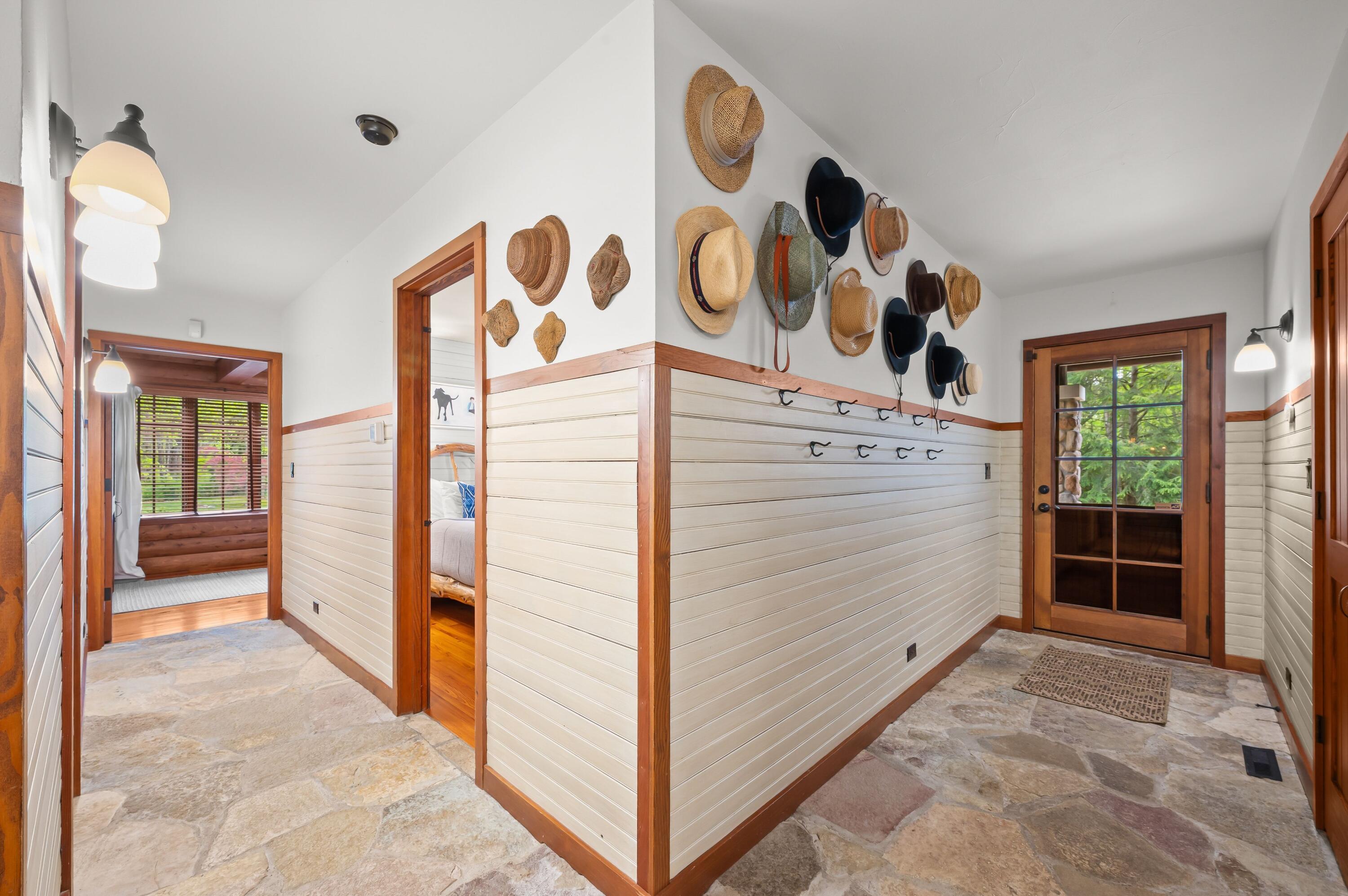 14657 Lakeshore Road