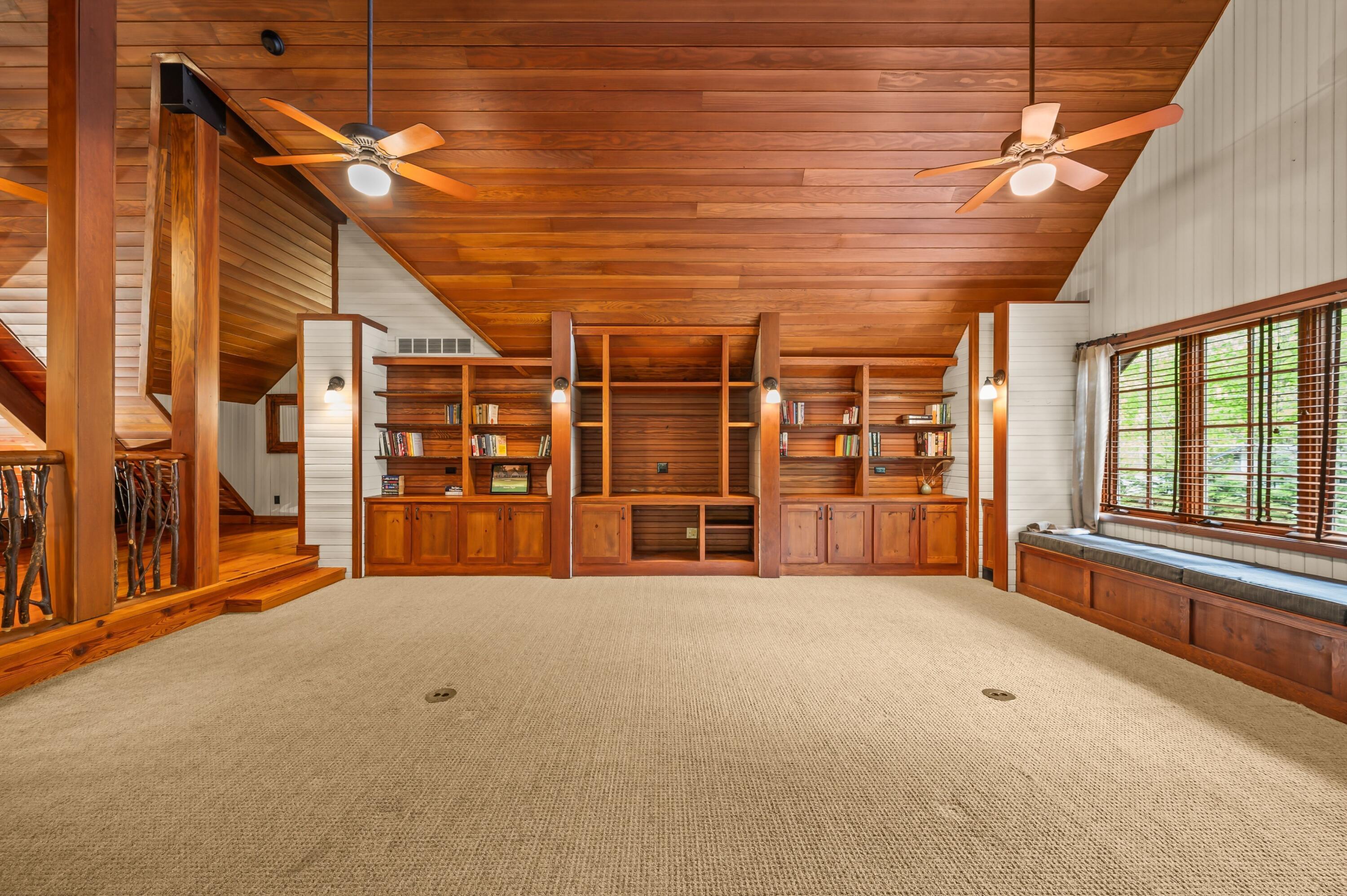 14657 Lakeshore Road