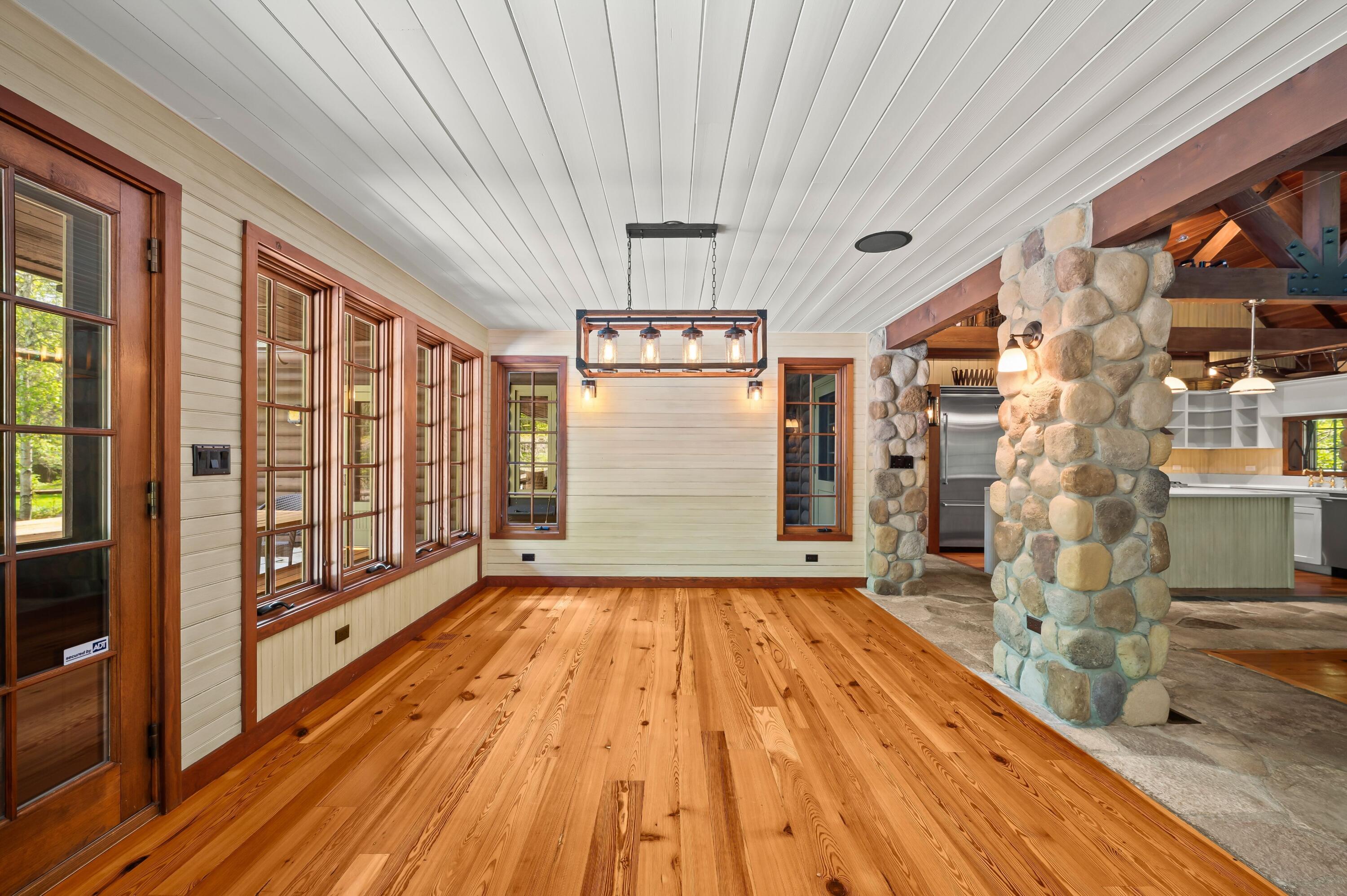 14657 Lakeshore Road