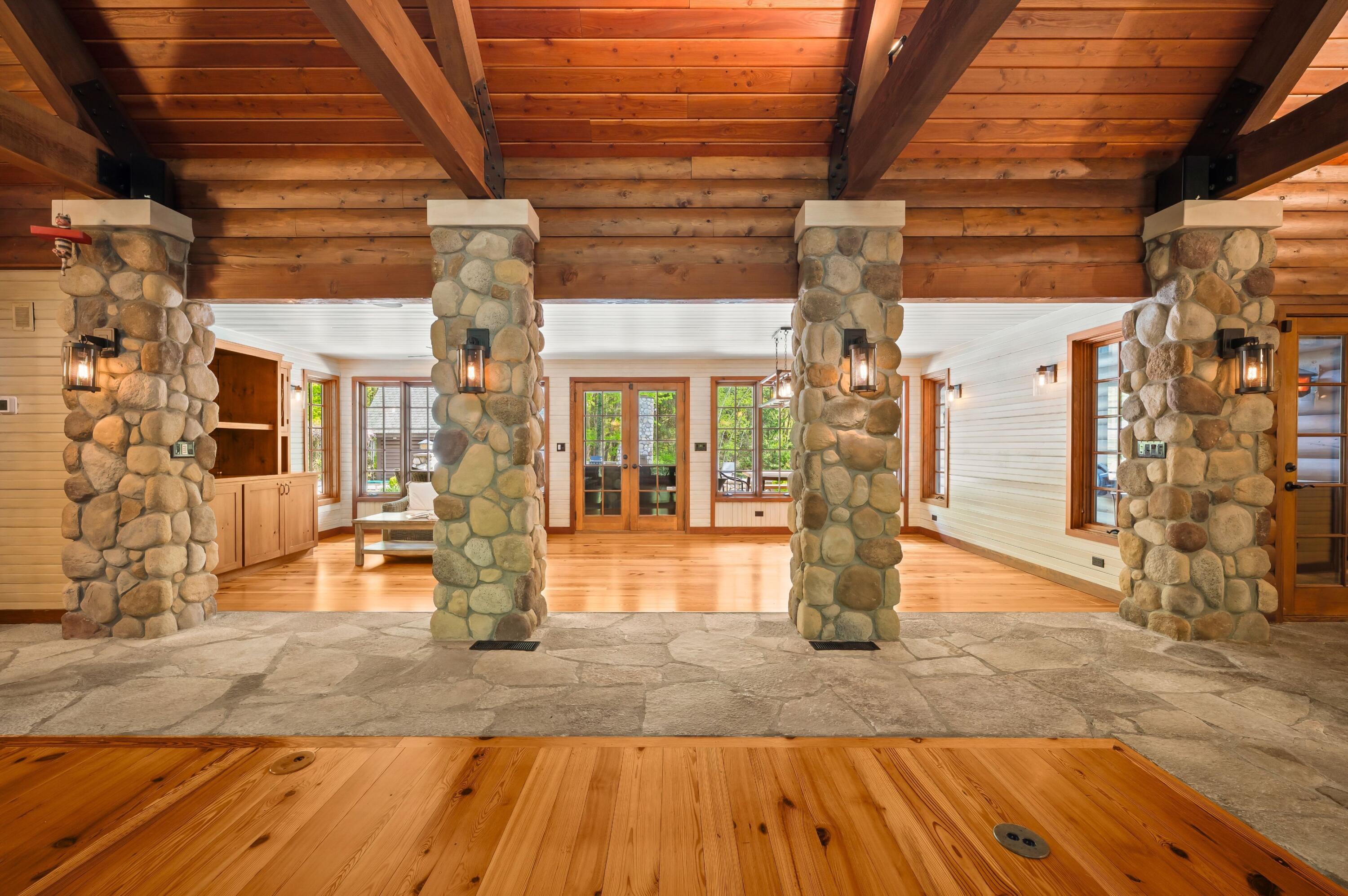 14657 Lakeshore Road
