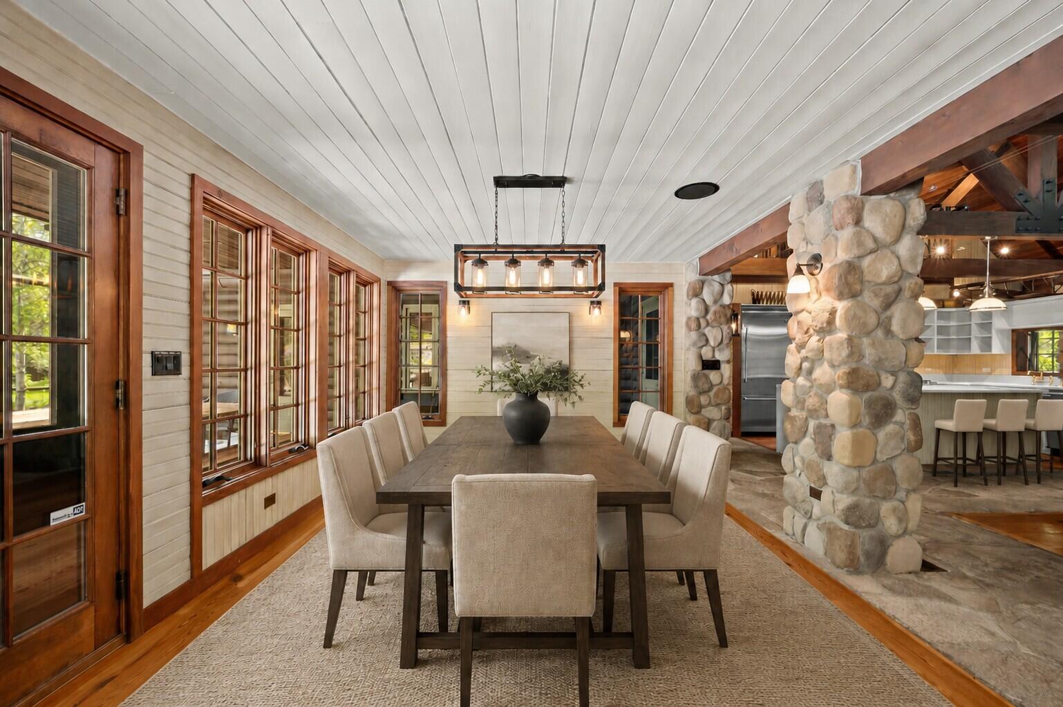 14657 Lakeshore Road