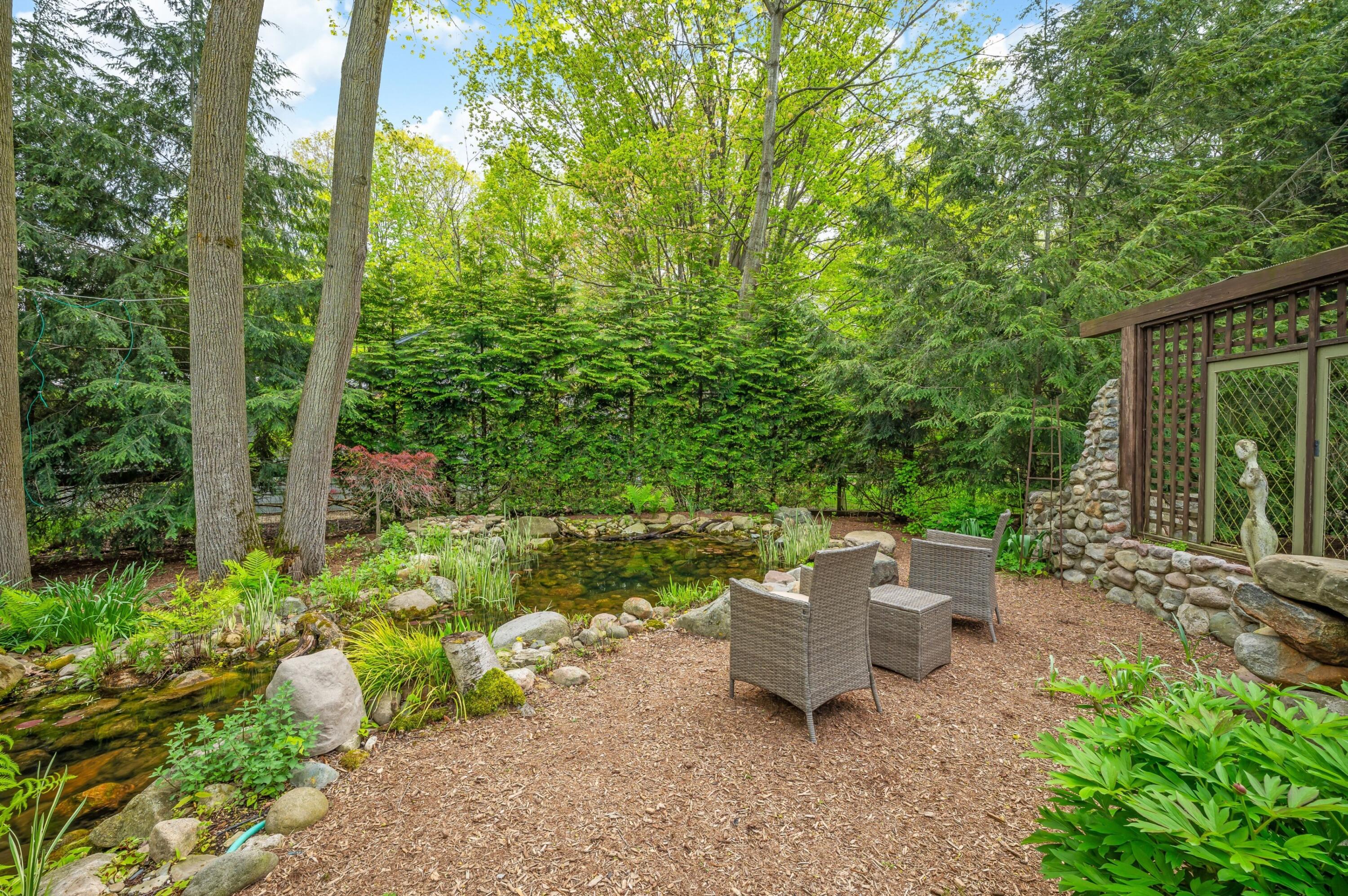 14657 Lakeshore Road
