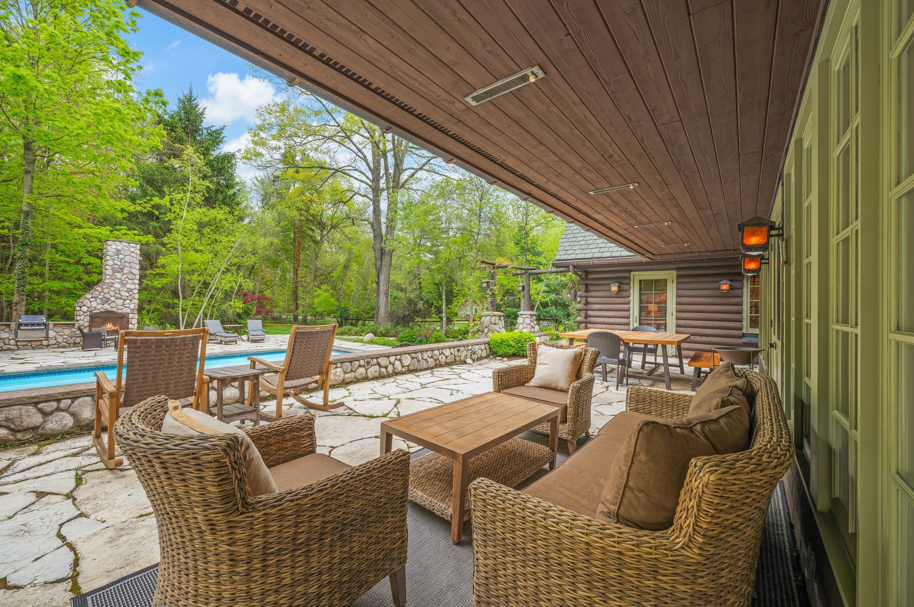 14657 Lakeshore Road