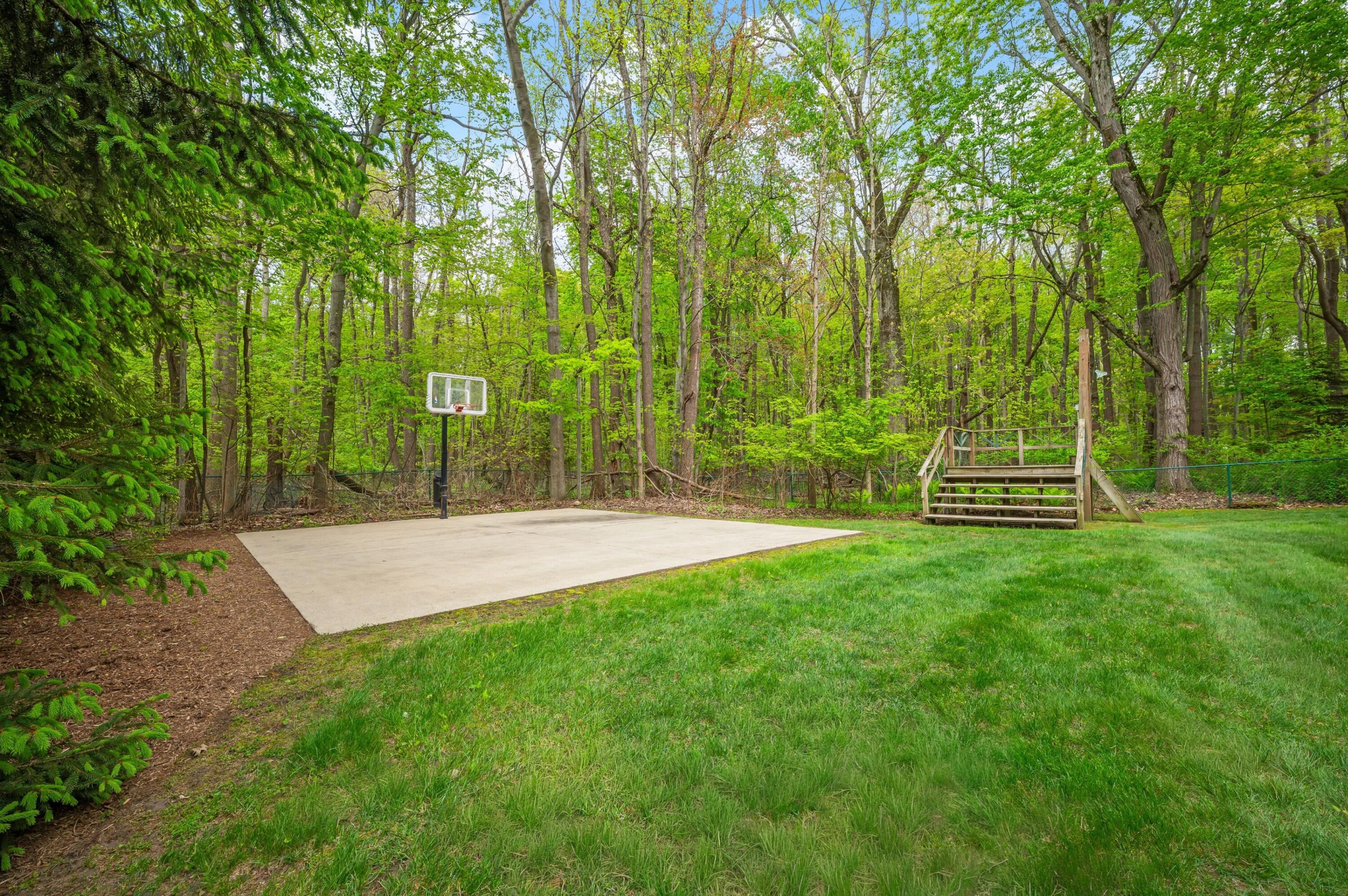 14657 Lakeshore Road