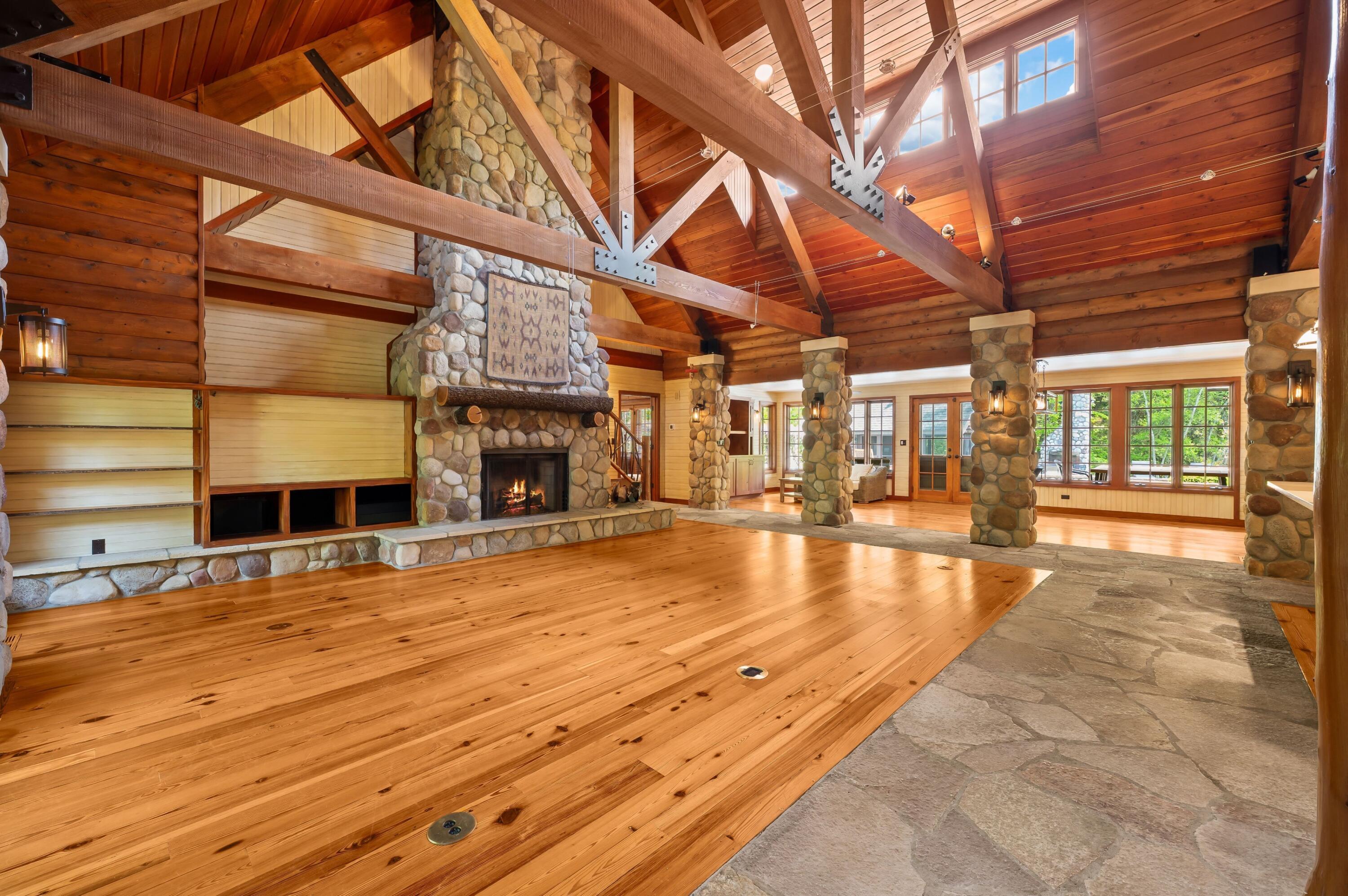 14657 Lakeshore Road