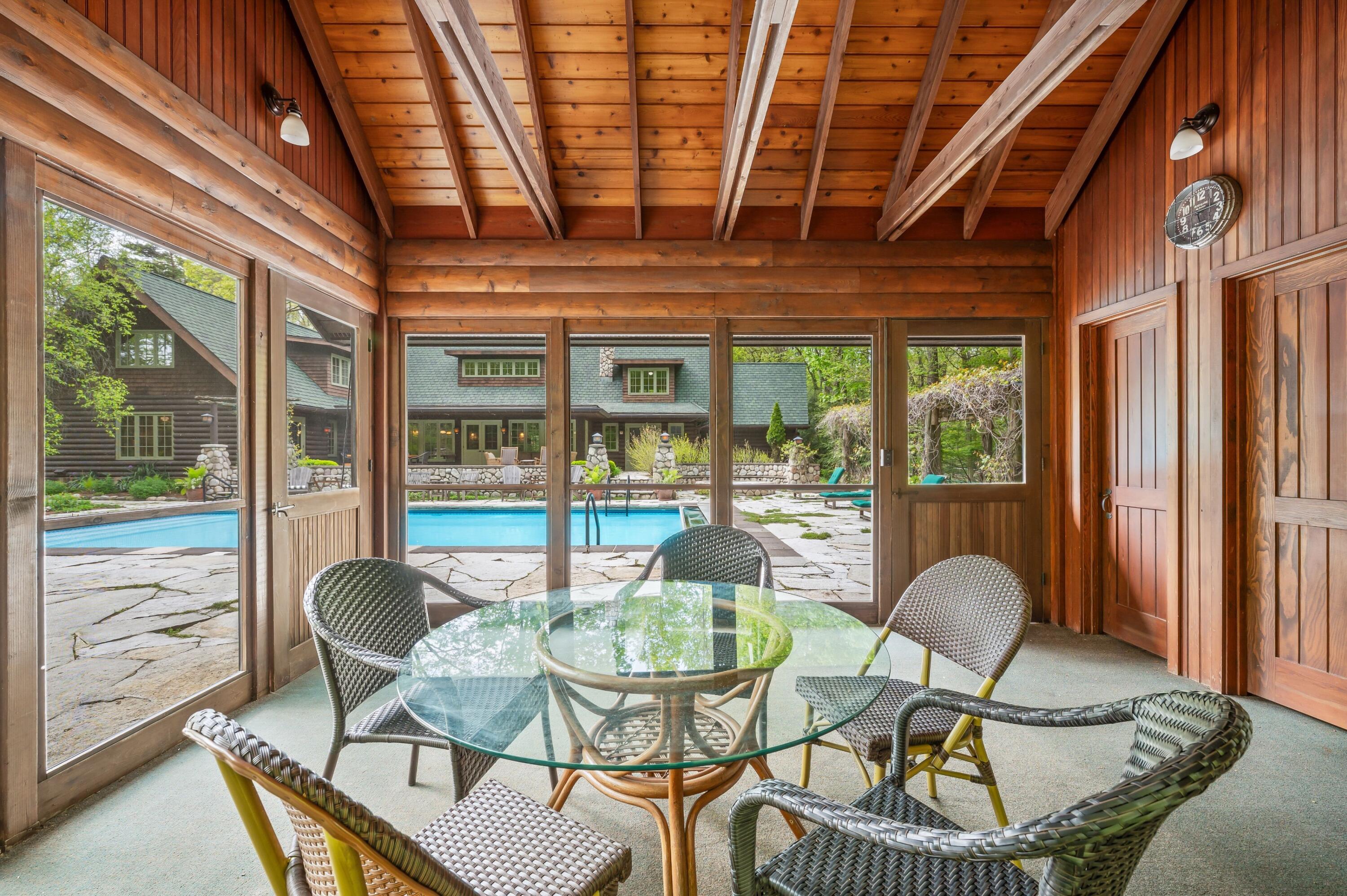 14657 Lakeshore Road