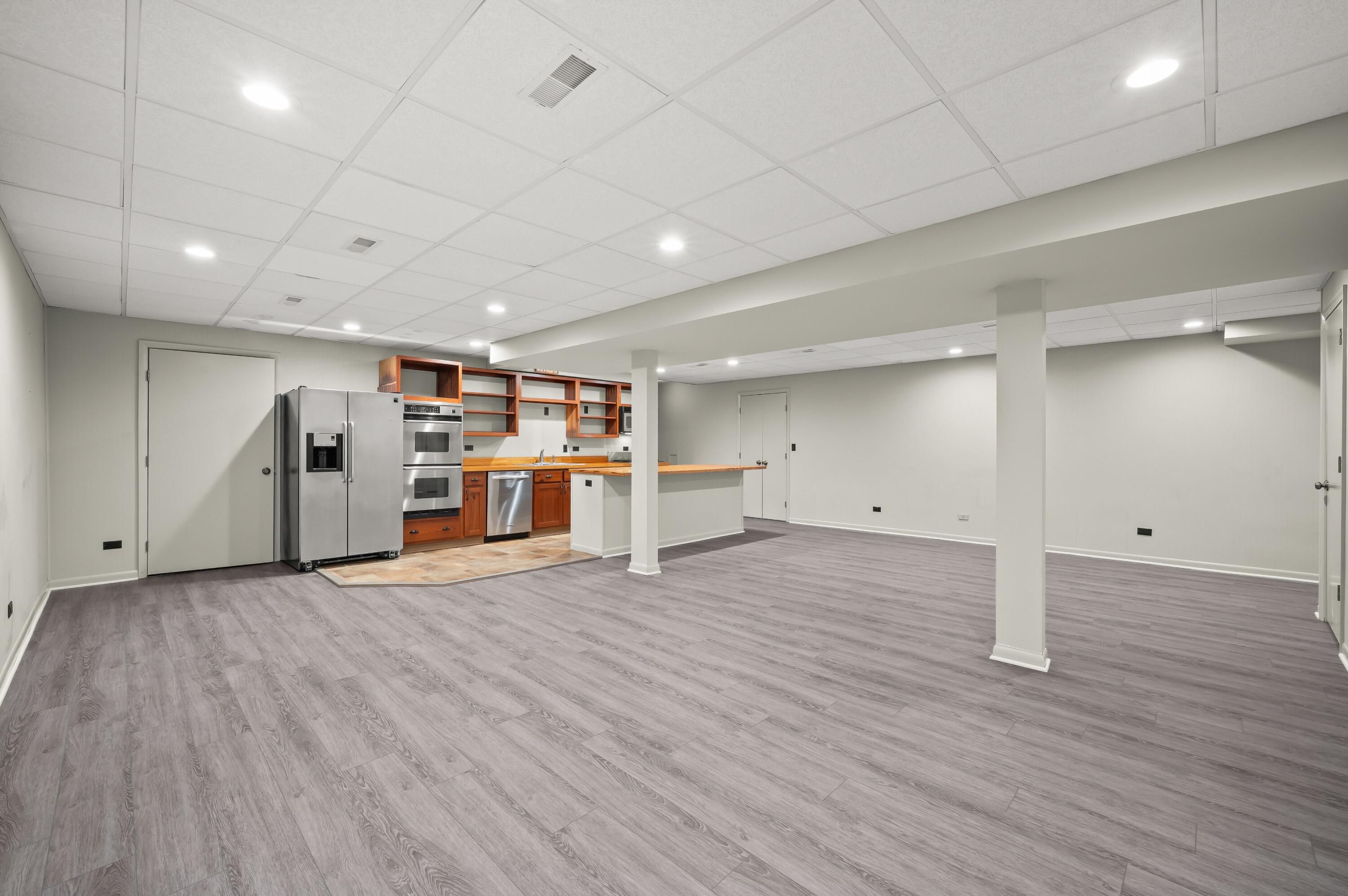 14657 Lakeshore Road