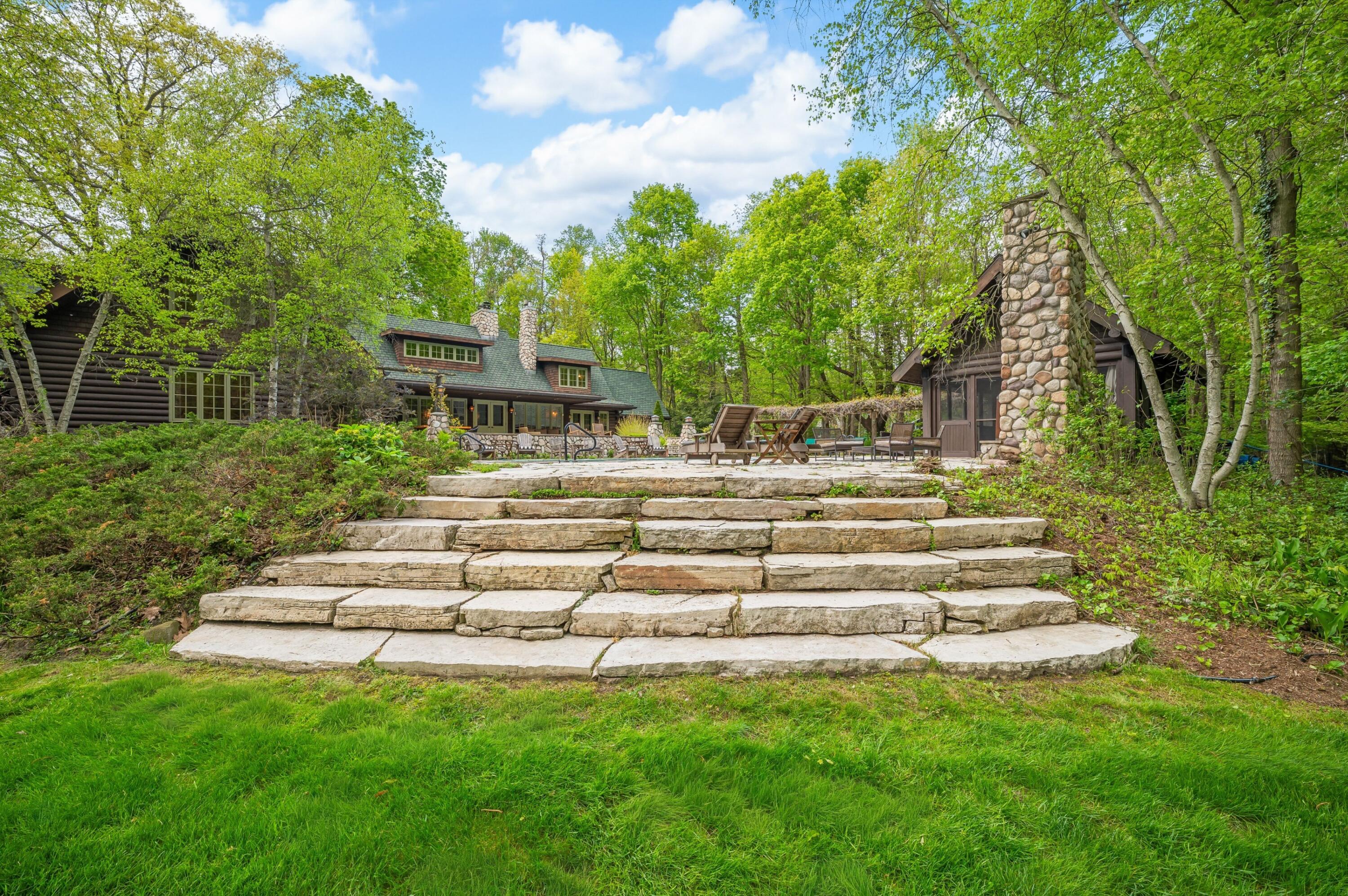 14657 Lakeshore Road