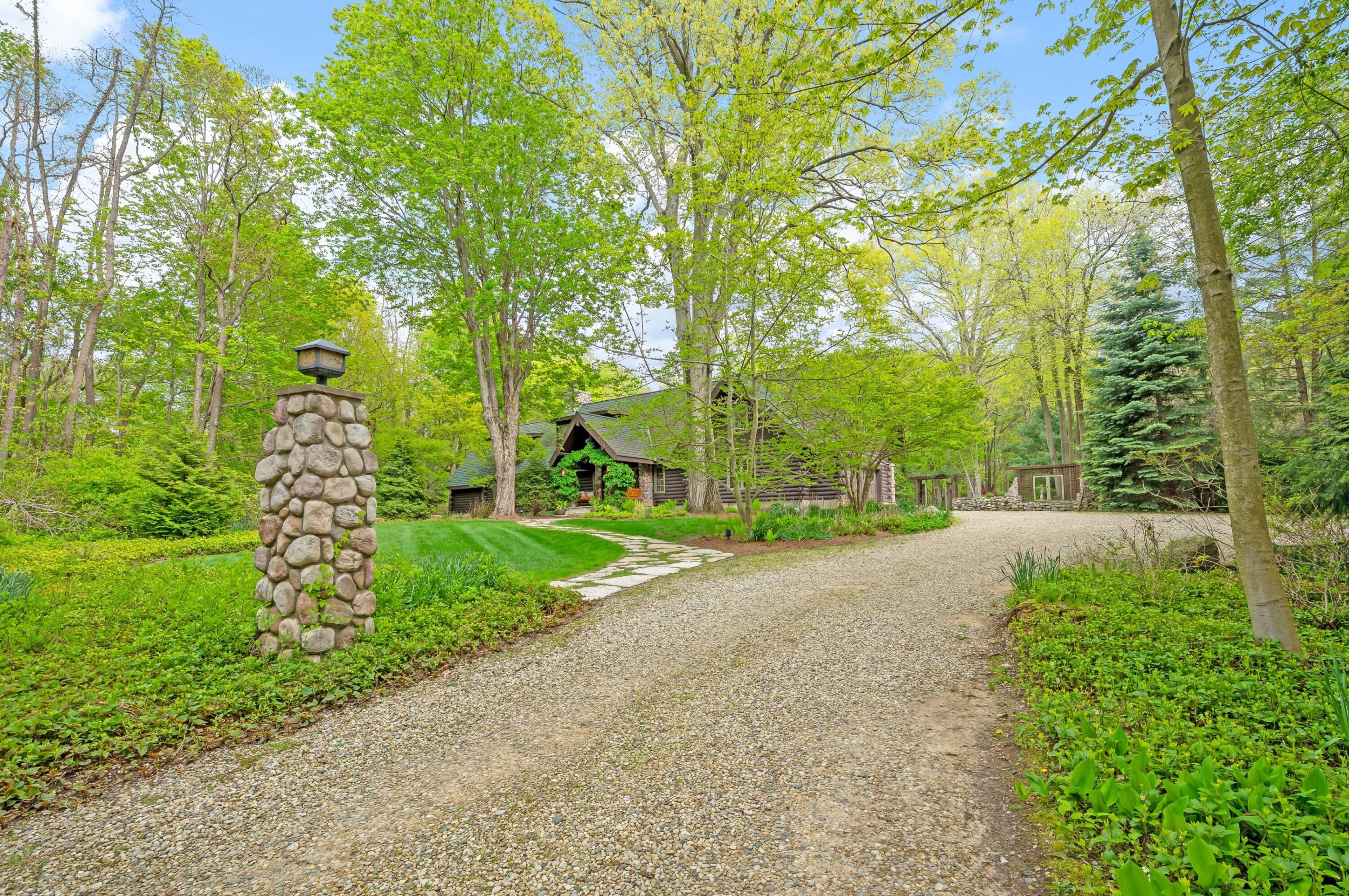 14657 Lakeshore Road