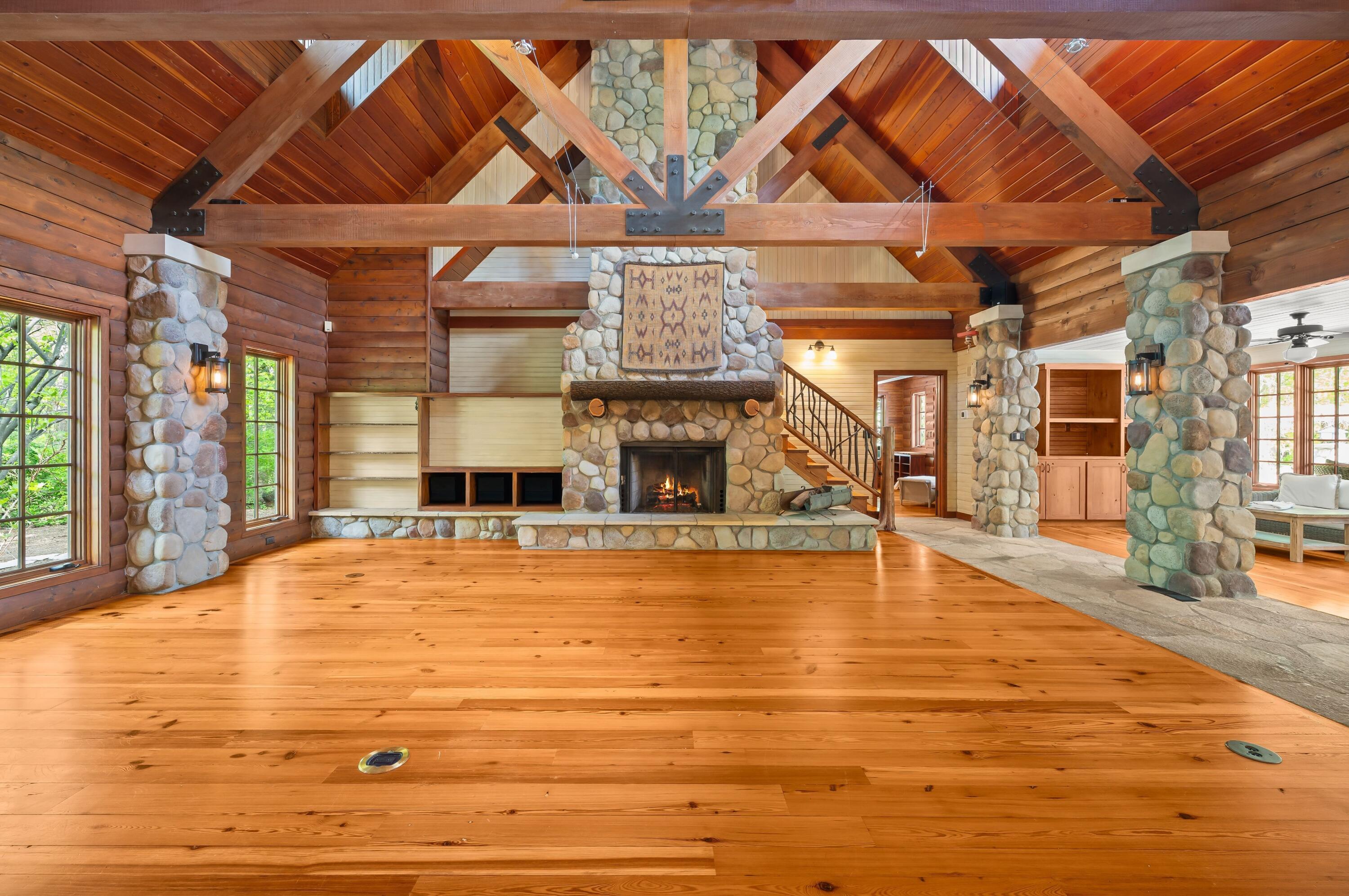 14657 Lakeshore Road