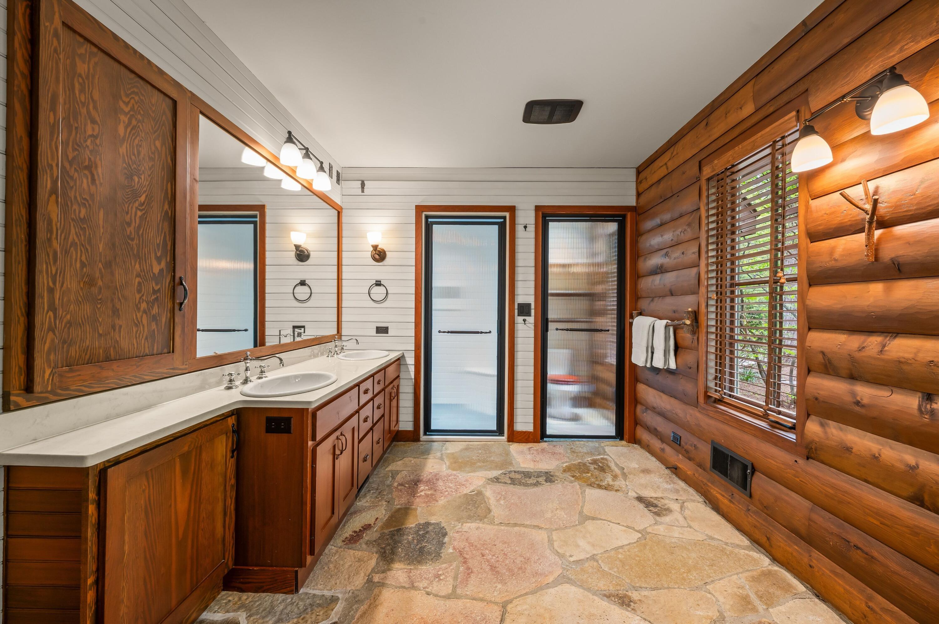 14657 Lakeshore Road