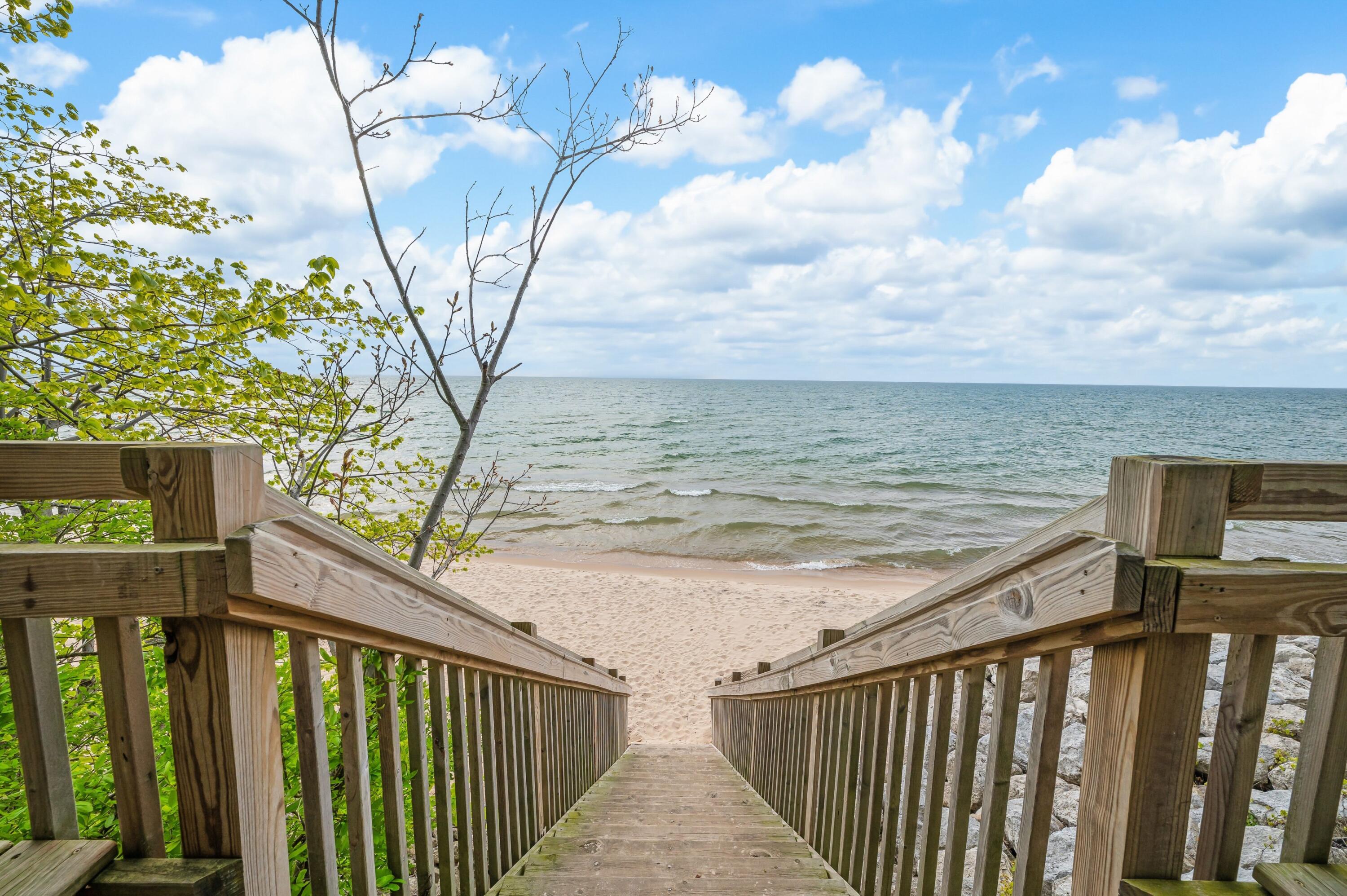 14657 Lakeshore Road