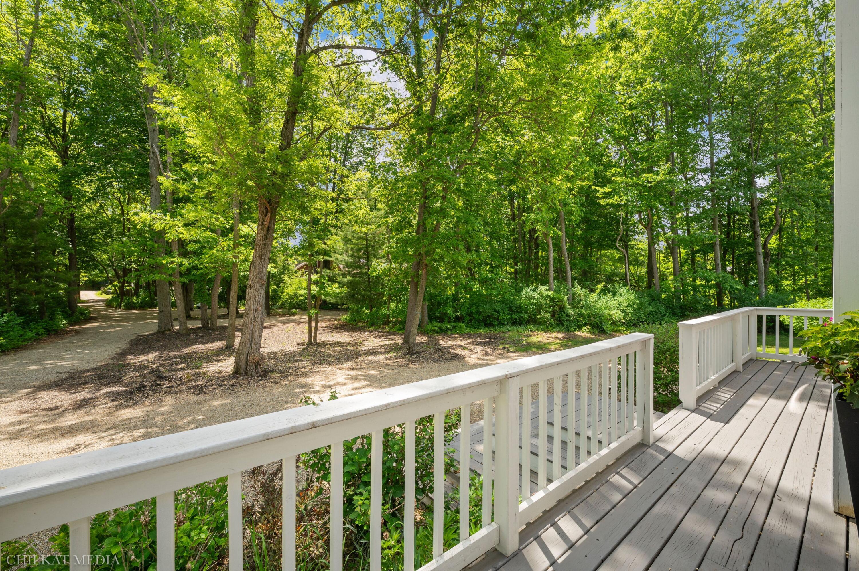16636 Lakeshore Road