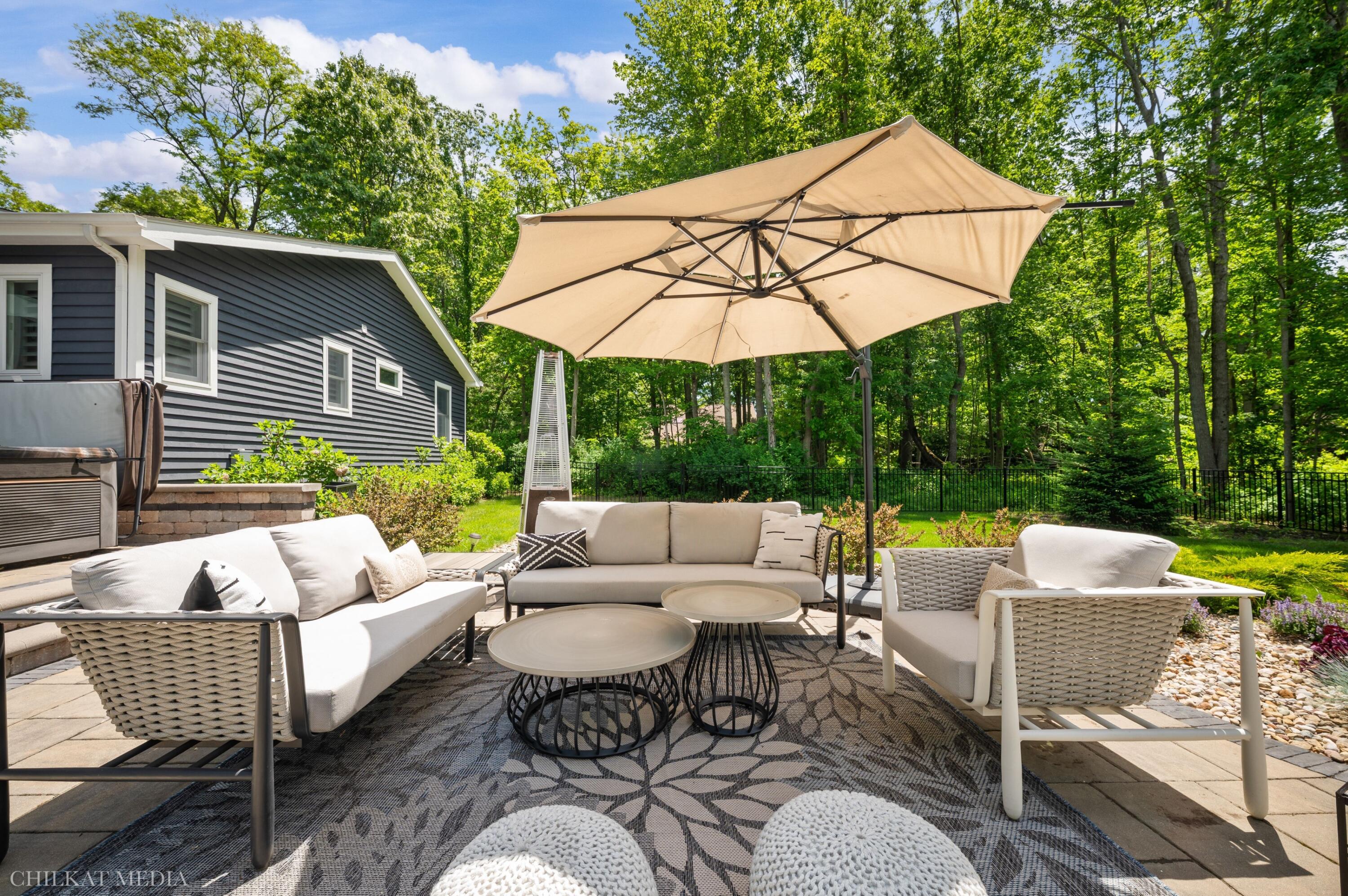 16636 Lakeshore Road
