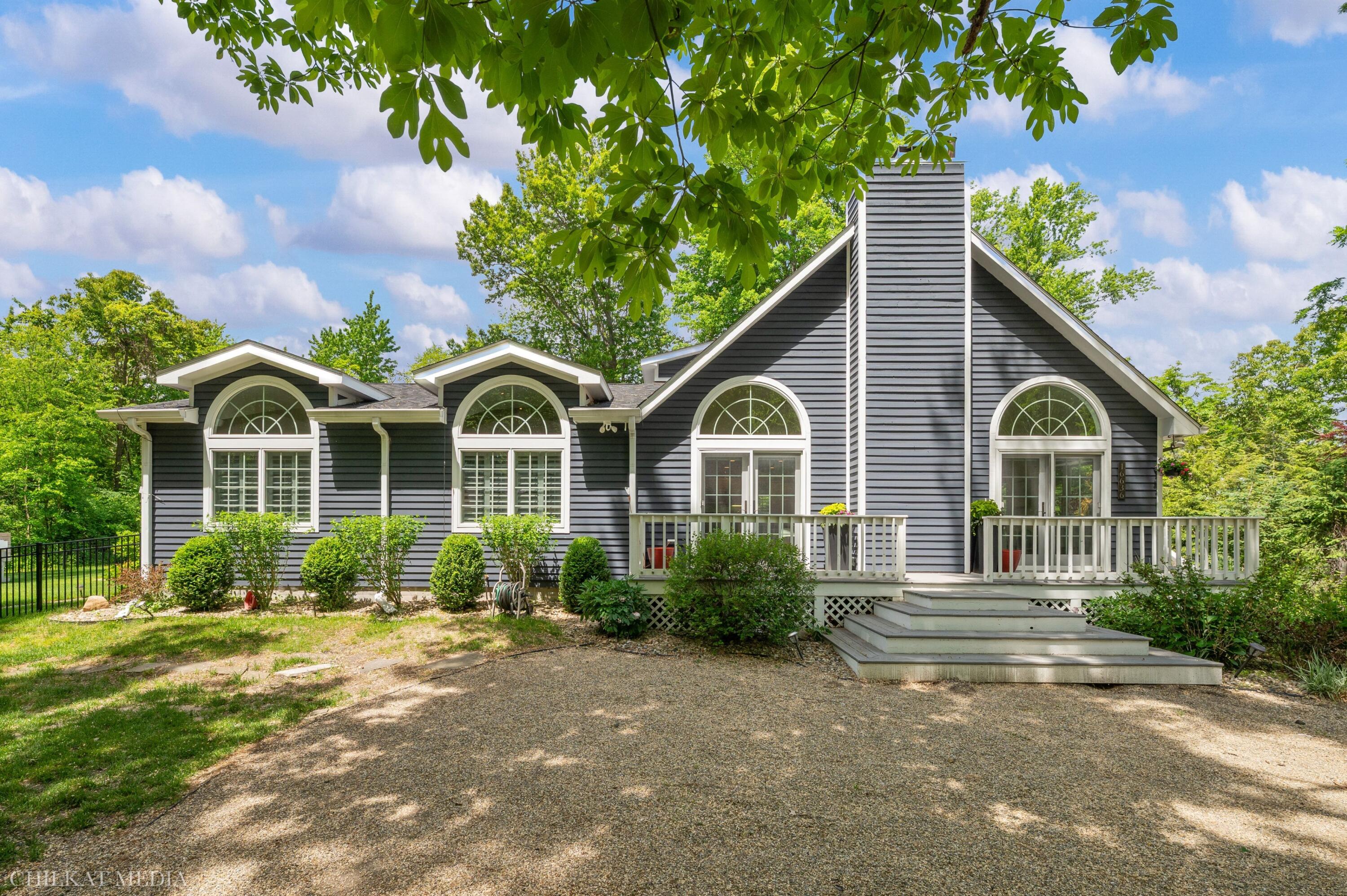 16636 Lakeshore Road