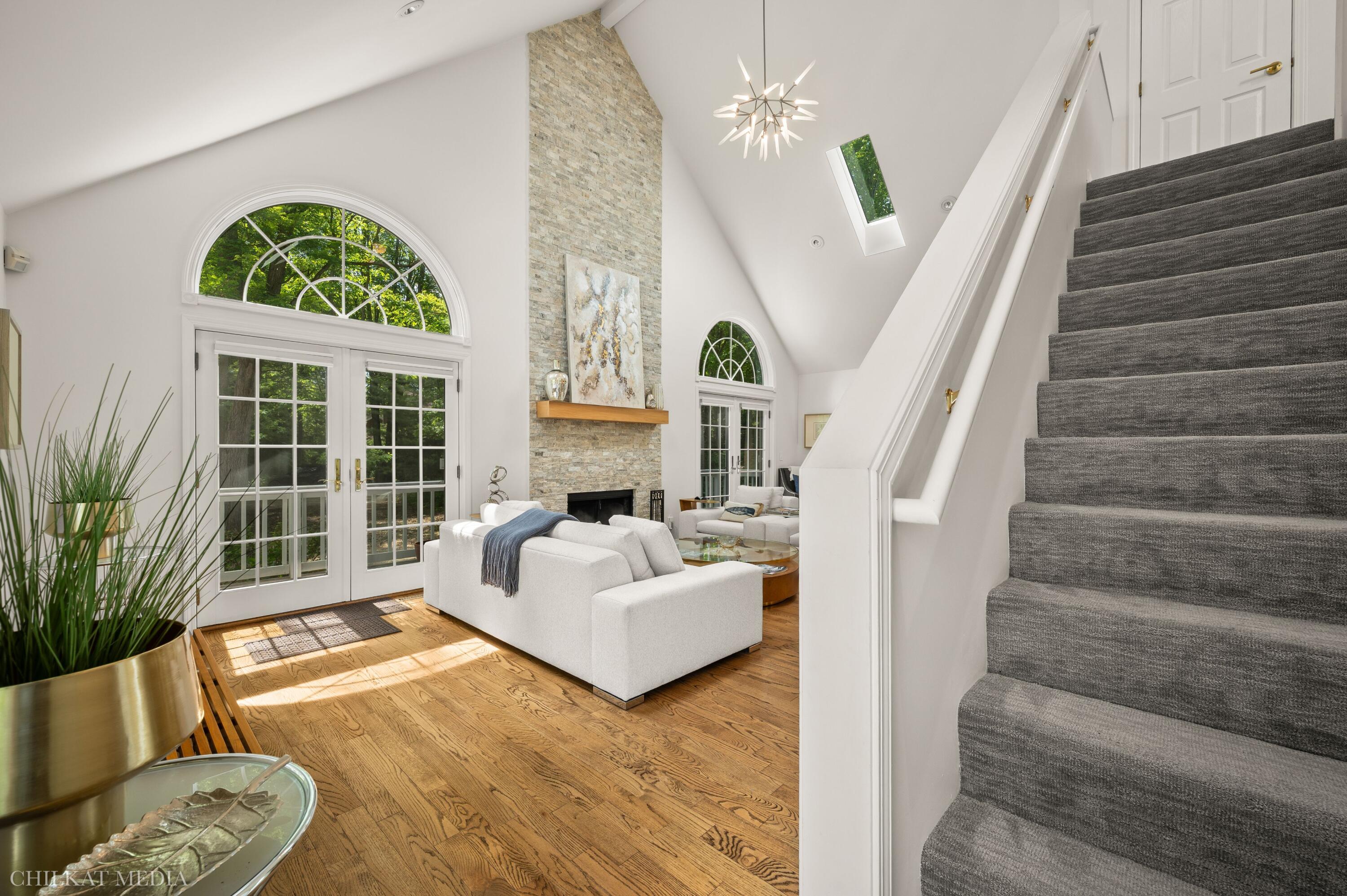 16636 Lakeshore Road